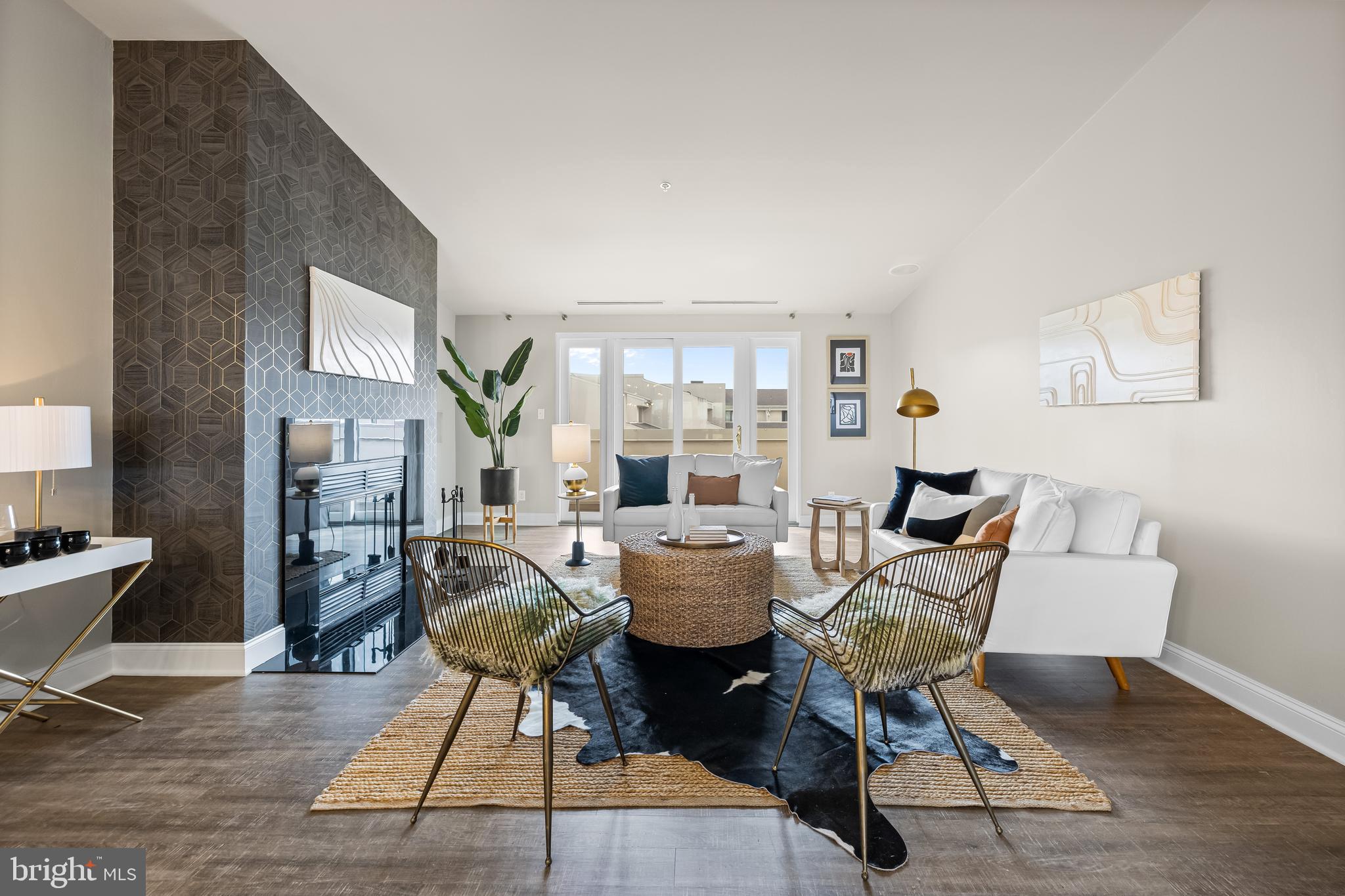 HENDERSON'S WHARF - Residential