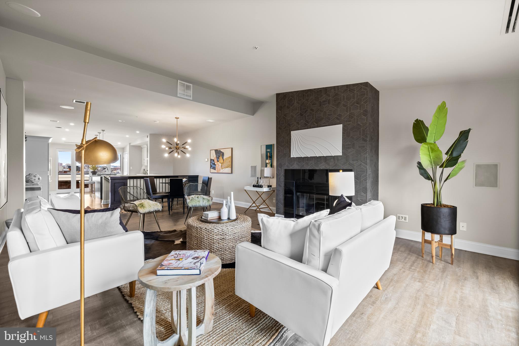HENDERSON'S WHARF - Residential