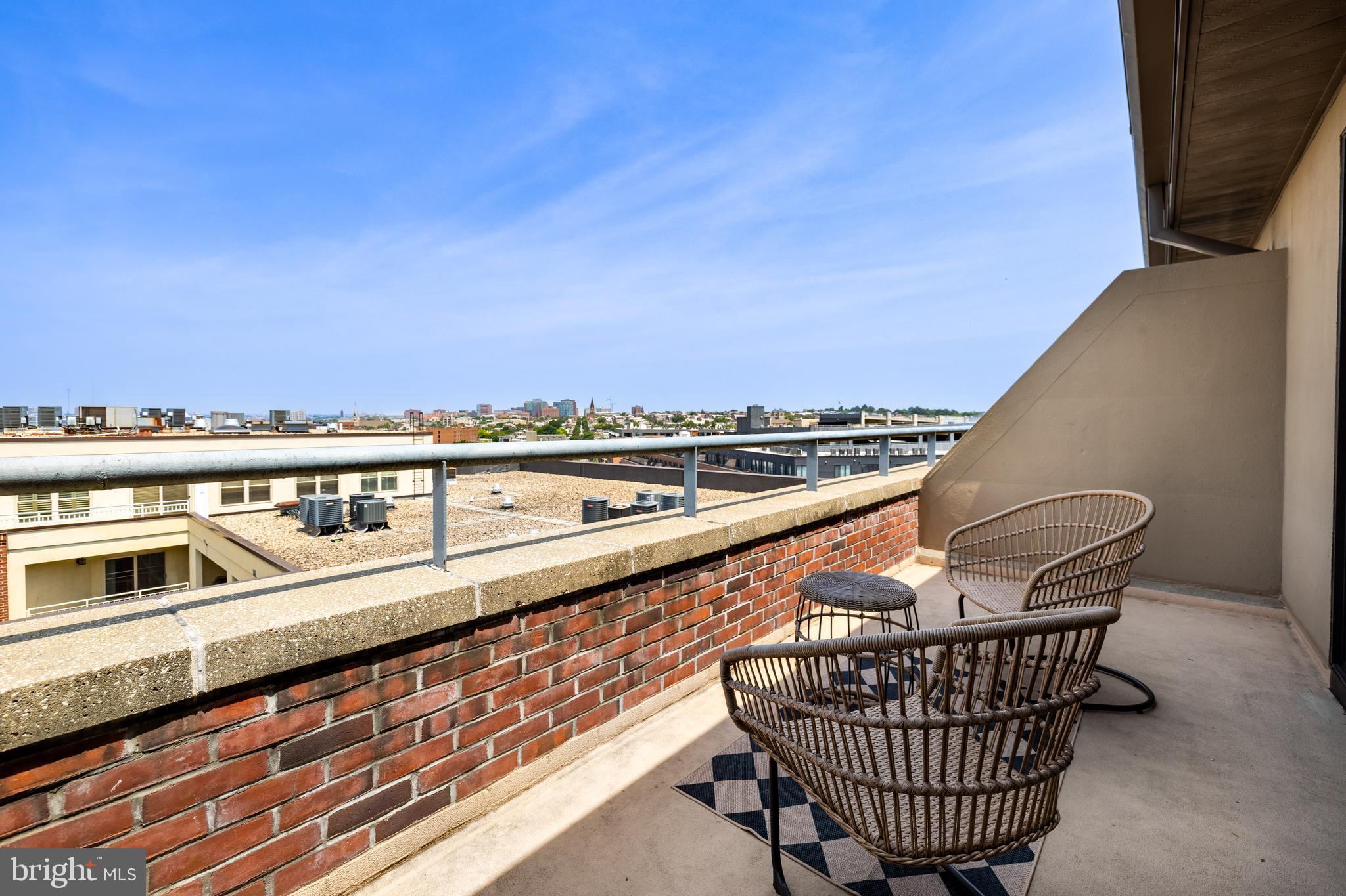 HENDERSON'S WHARF - Residential