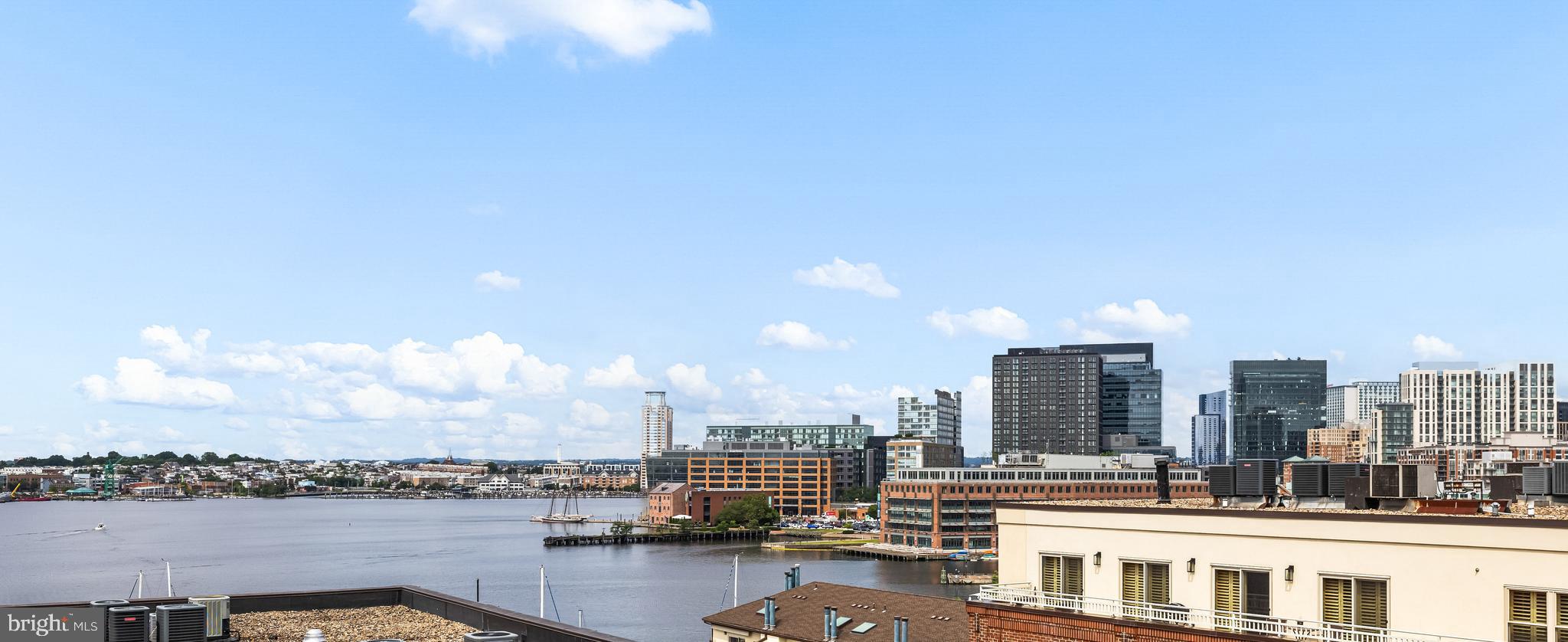 HENDERSON'S WHARF - Residential