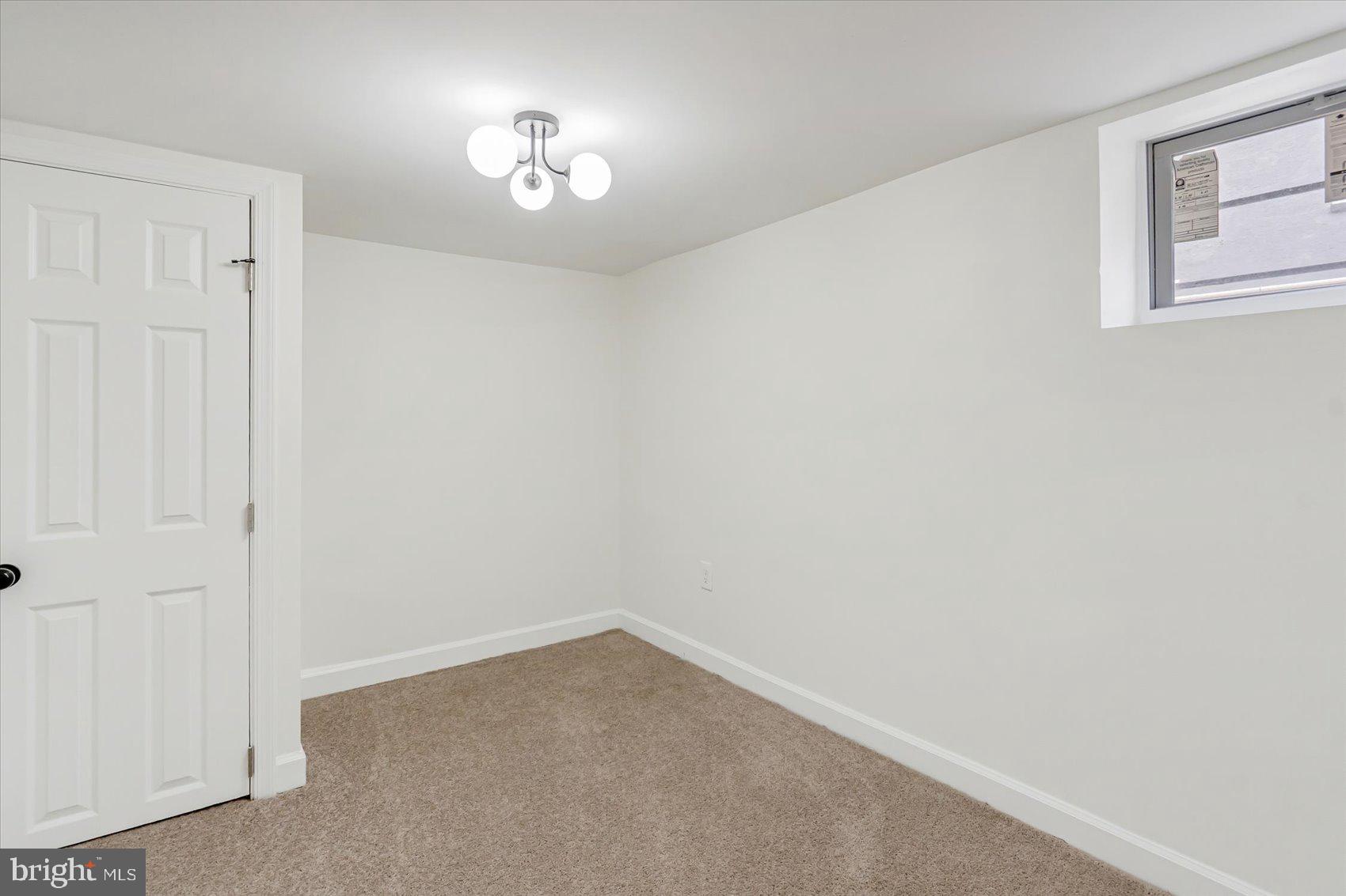 MONDAWMIN - Residential