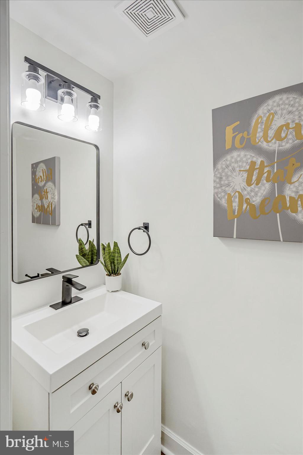 MONDAWMIN - Residential