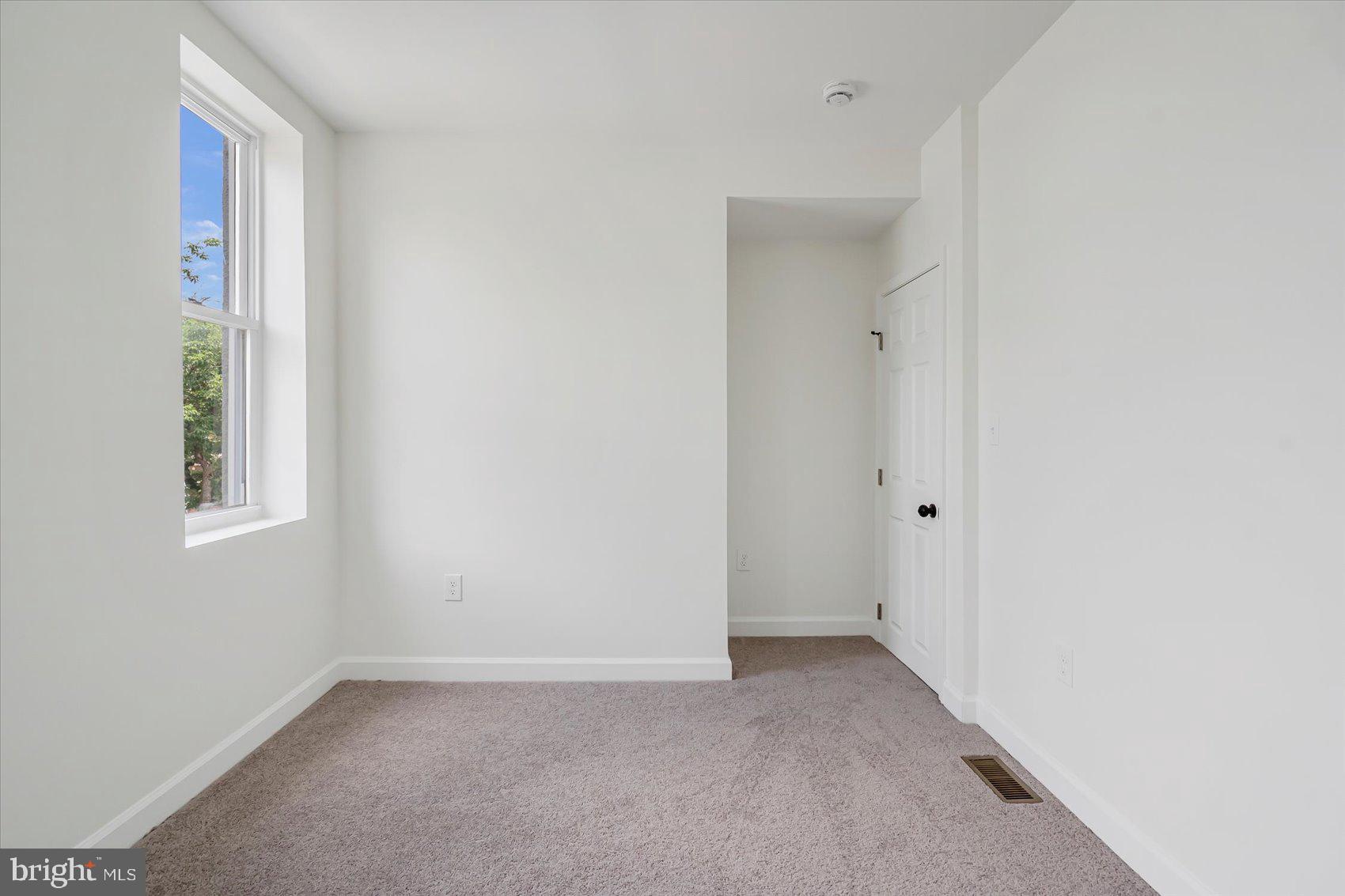 MONDAWMIN - Residential