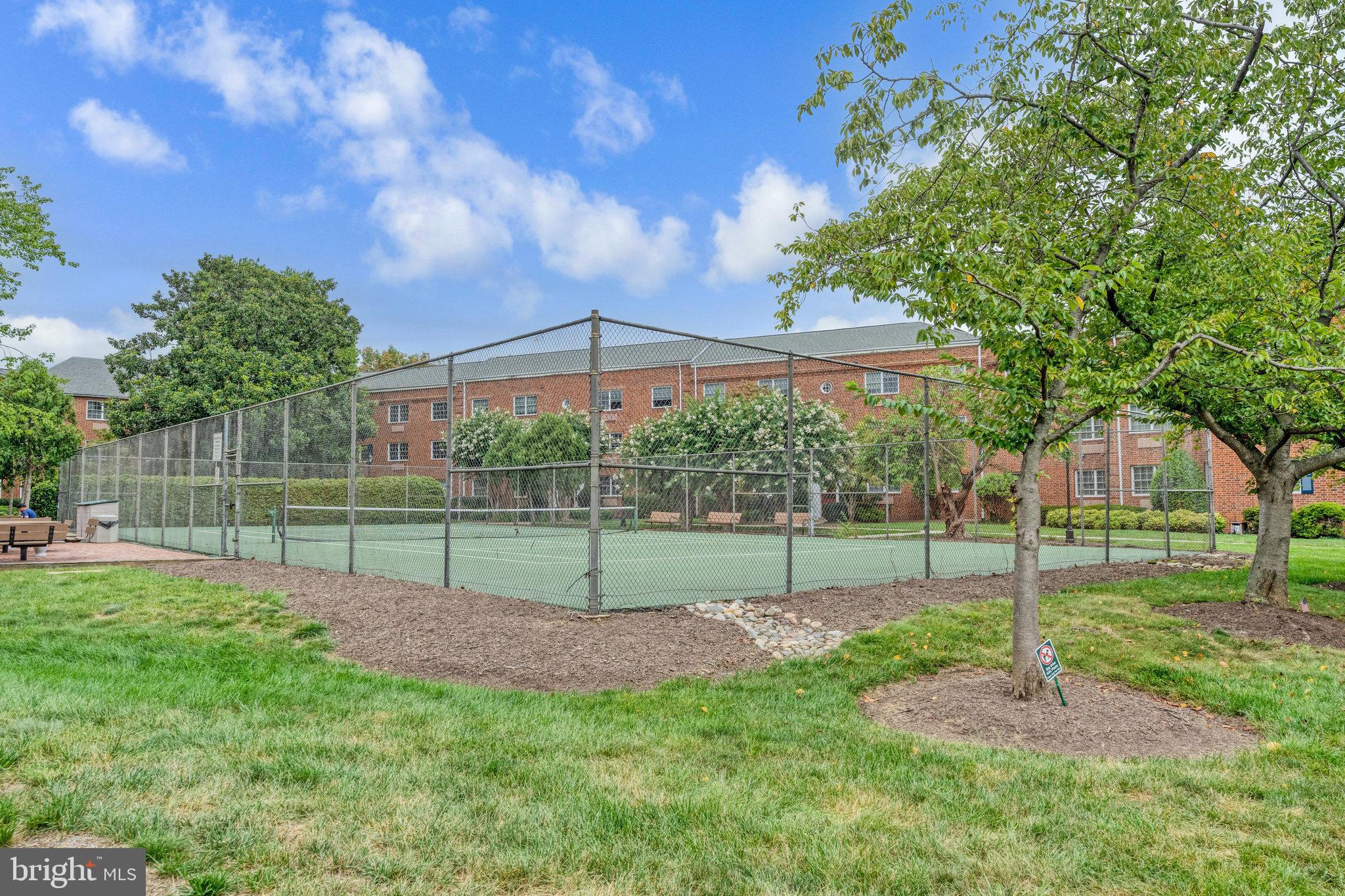 POTOWMACK CROSSING - Residential Lease