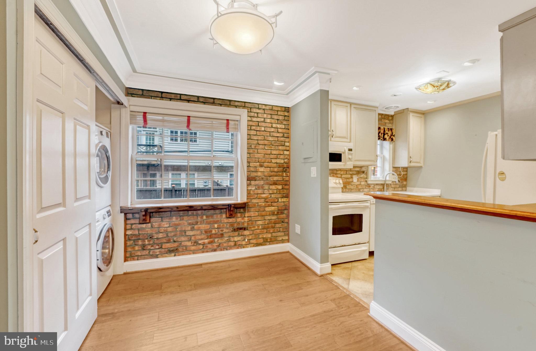 POTOWMACK CROSSING - Residential Lease