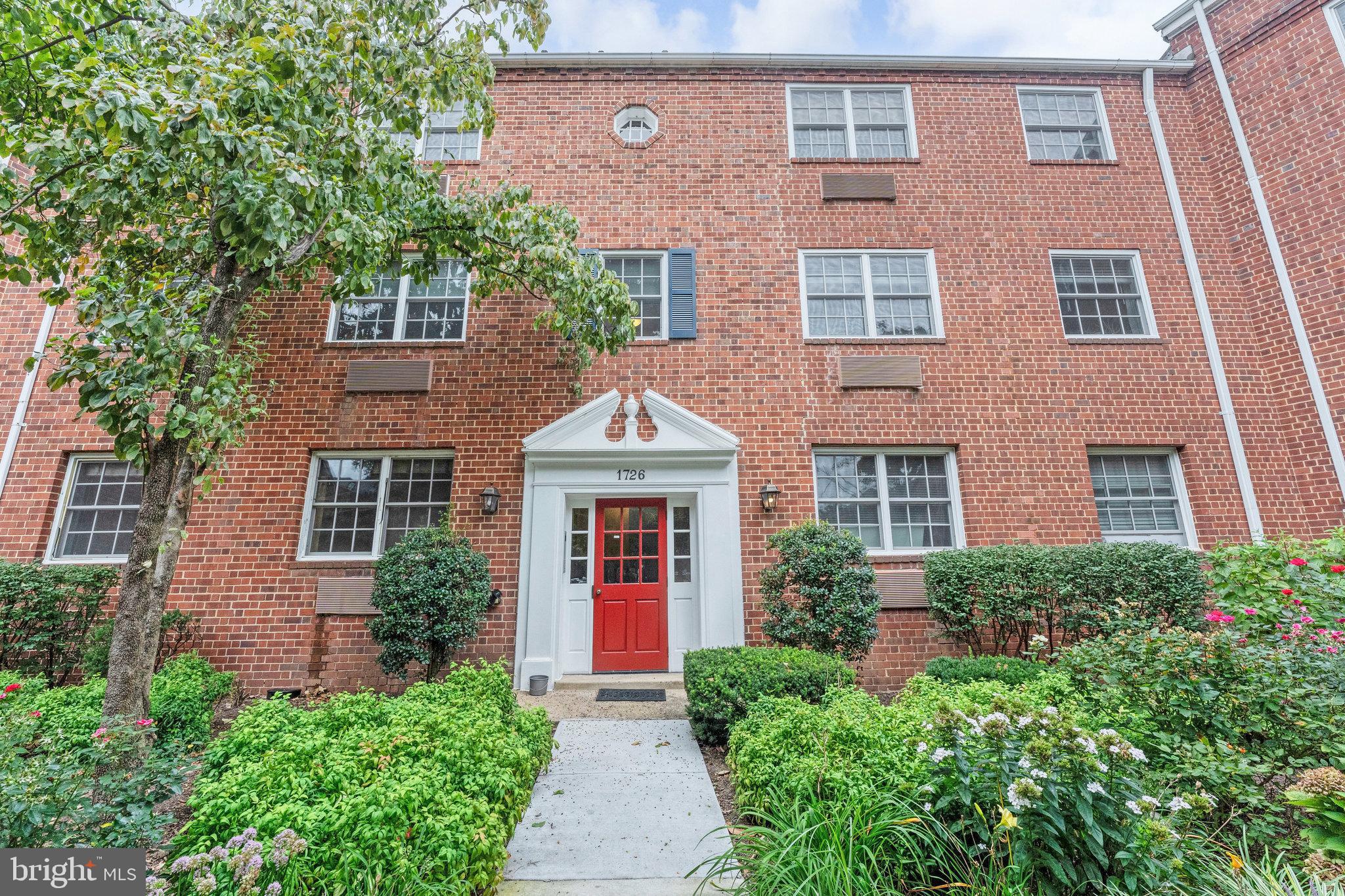 POTOWMACK CROSSING - Residential Lease