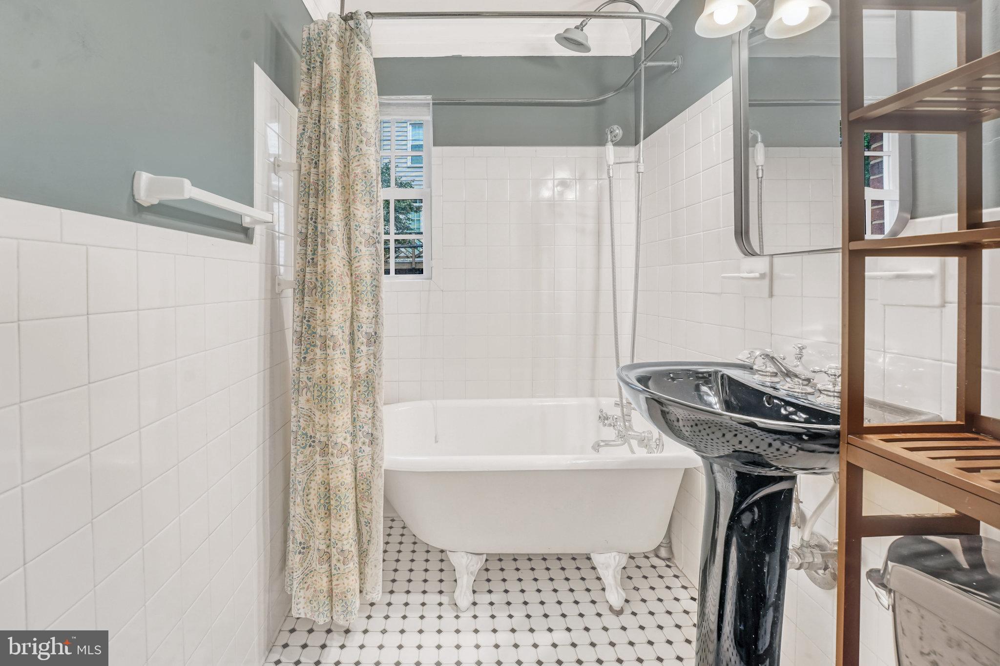 POTOWMACK CROSSING - Residential Lease