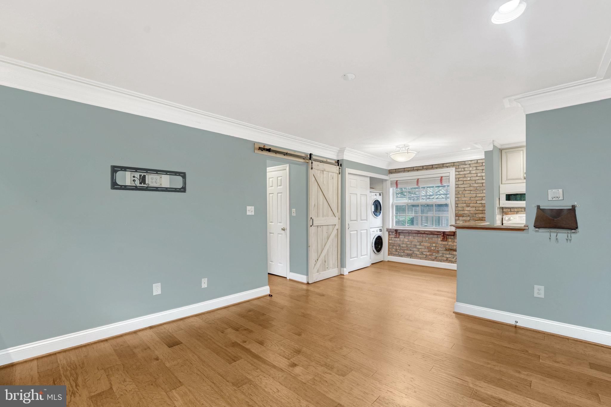 POTOWMACK CROSSING - Residential Lease