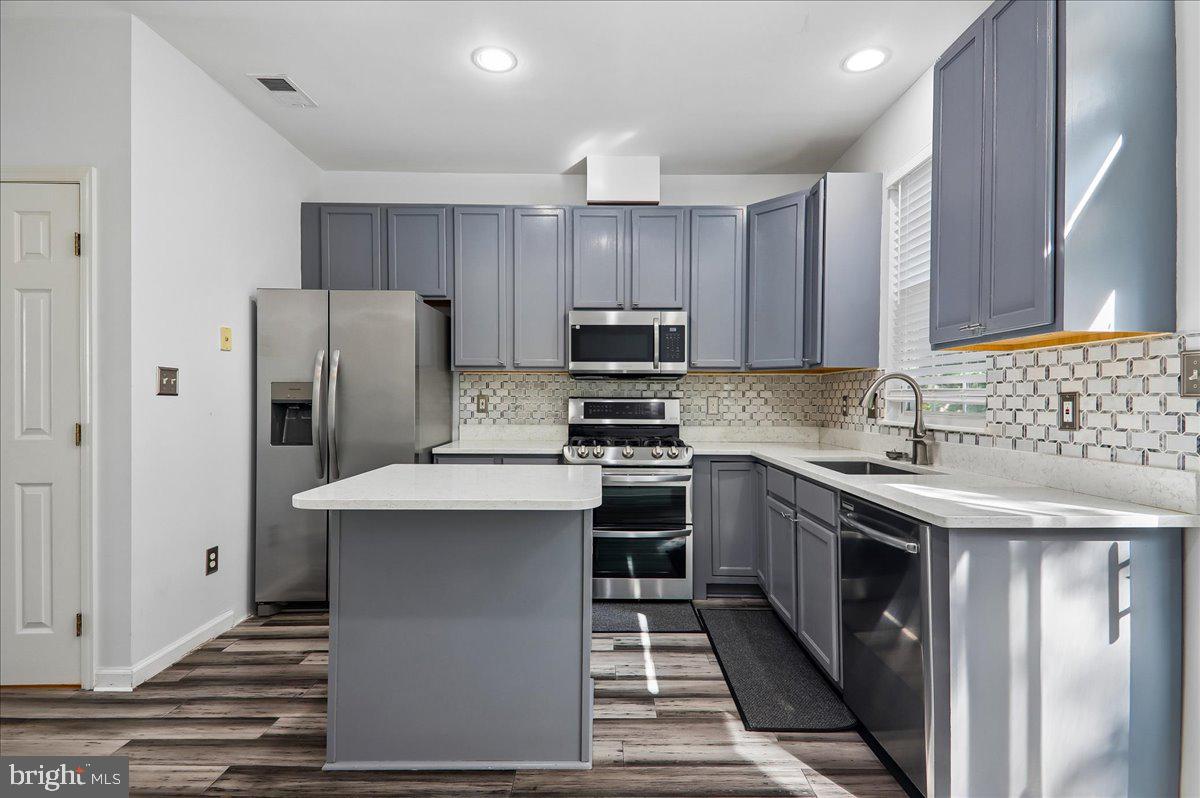 8515 TOWNE MANOR COURT