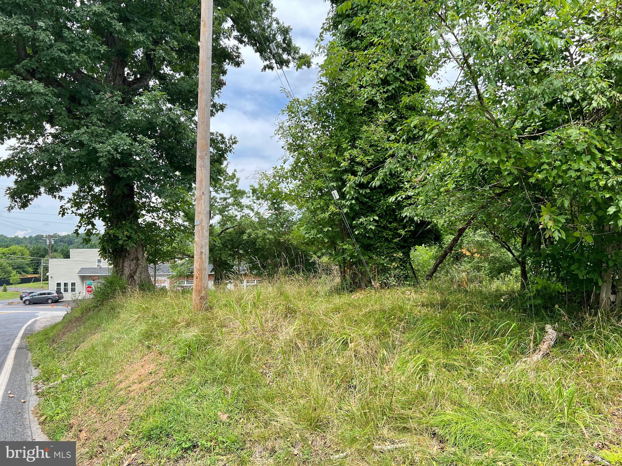 DAISY HILL ESTATES - Land