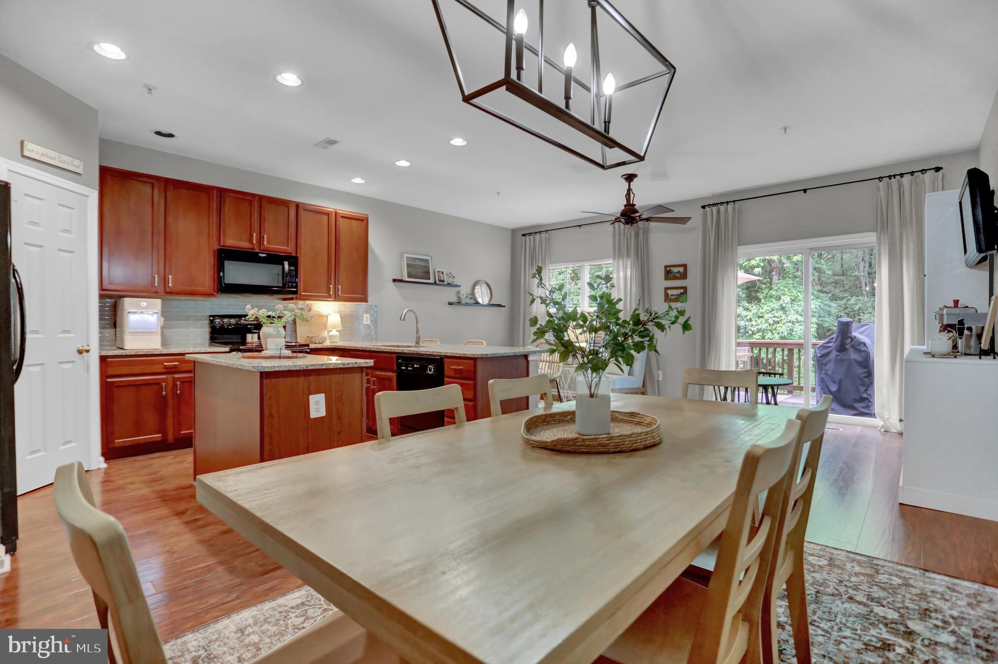 AUTUMN RUN - Residential