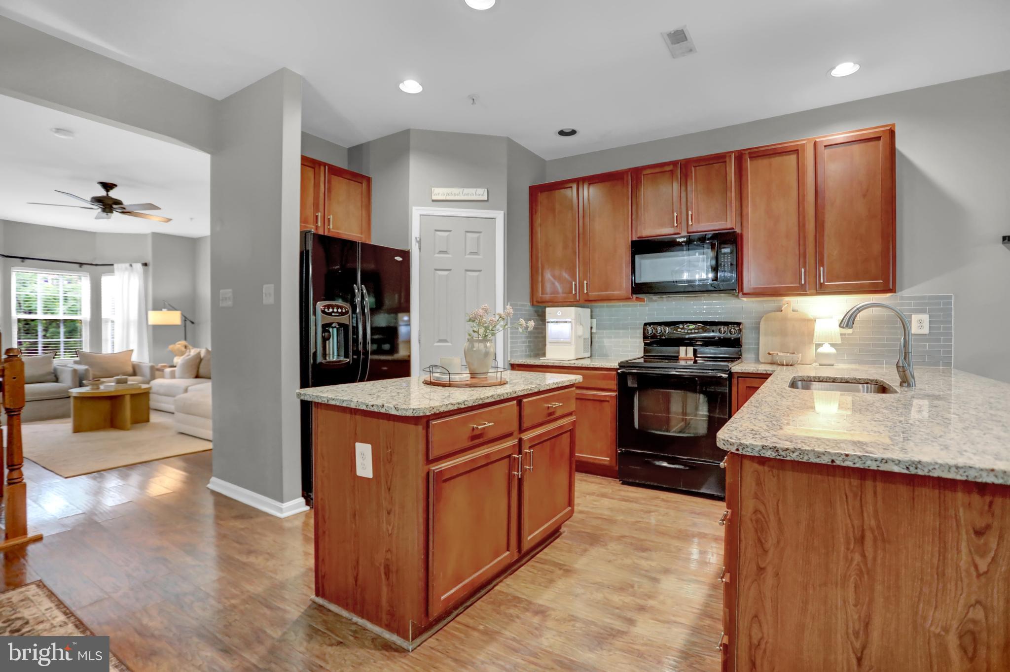 AUTUMN RUN - Residential