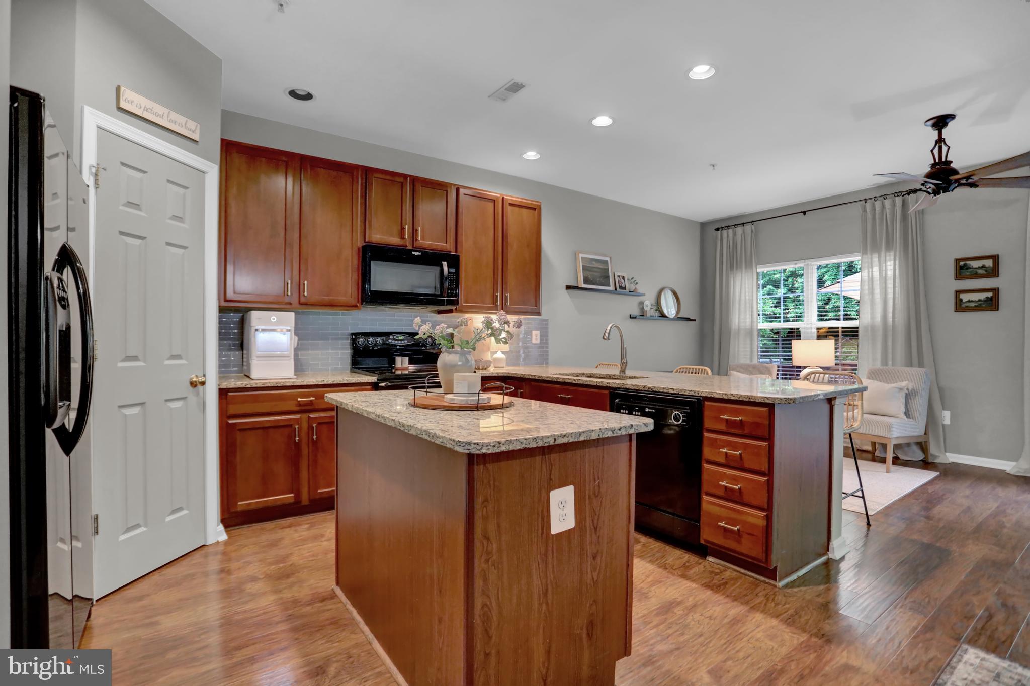 AUTUMN RUN - Residential