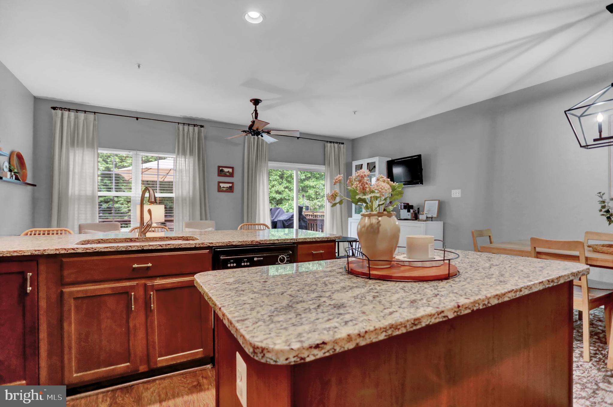 AUTUMN RUN - Residential