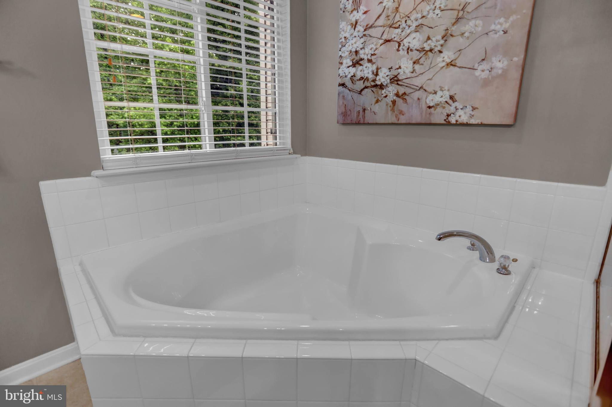 AUTUMN RUN - Residential