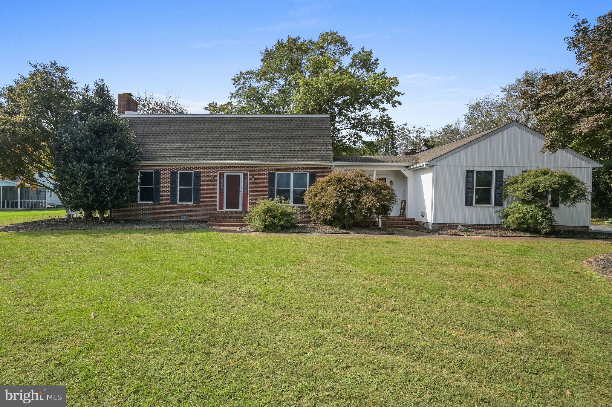 909 WEST LANE