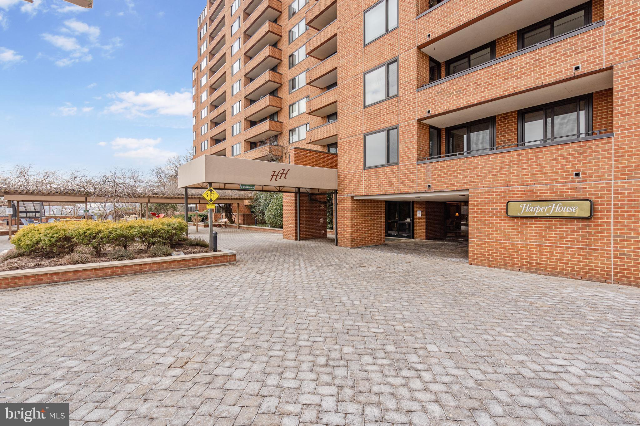 CROSS KEYS - Residential