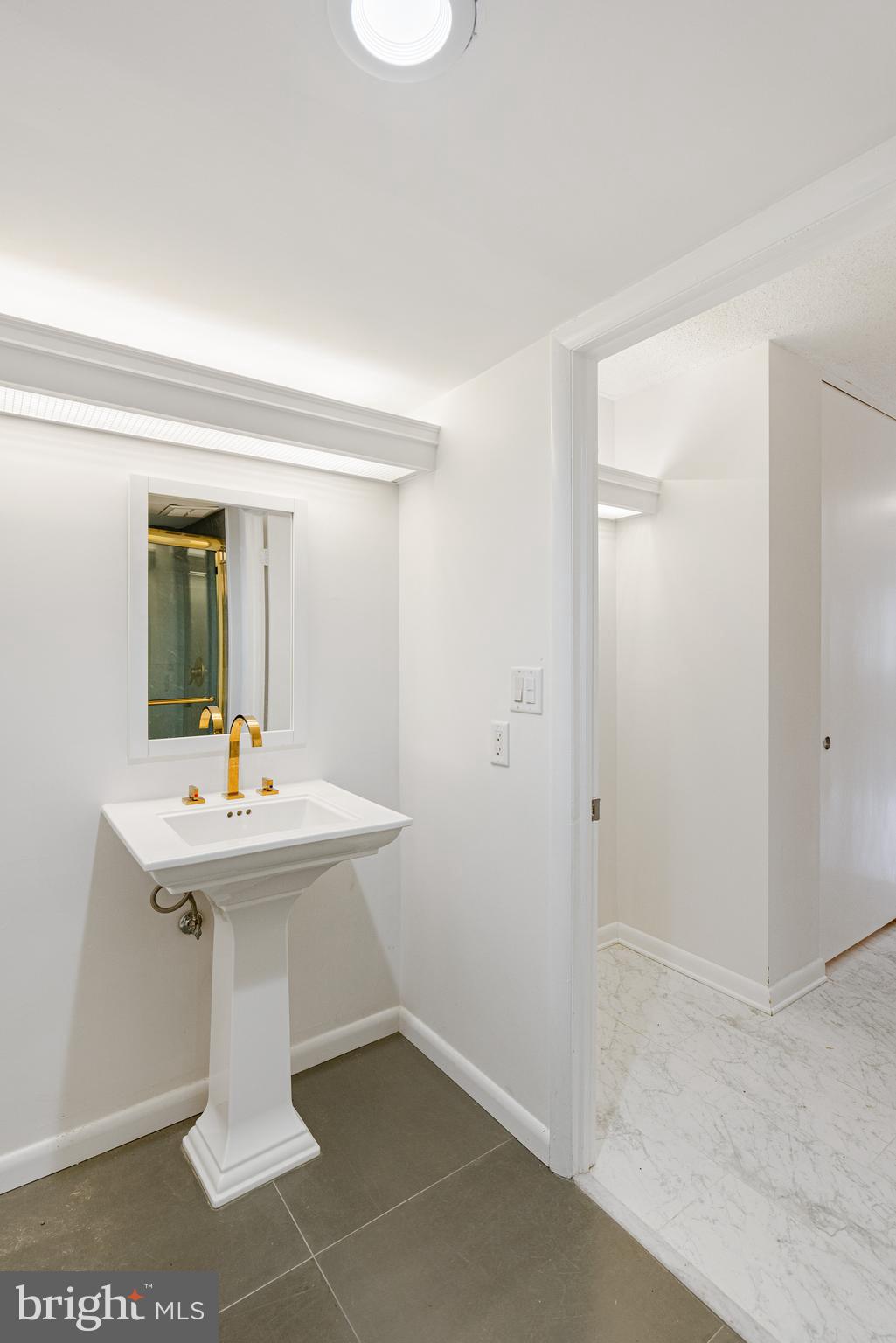 CROSS KEYS - Residential