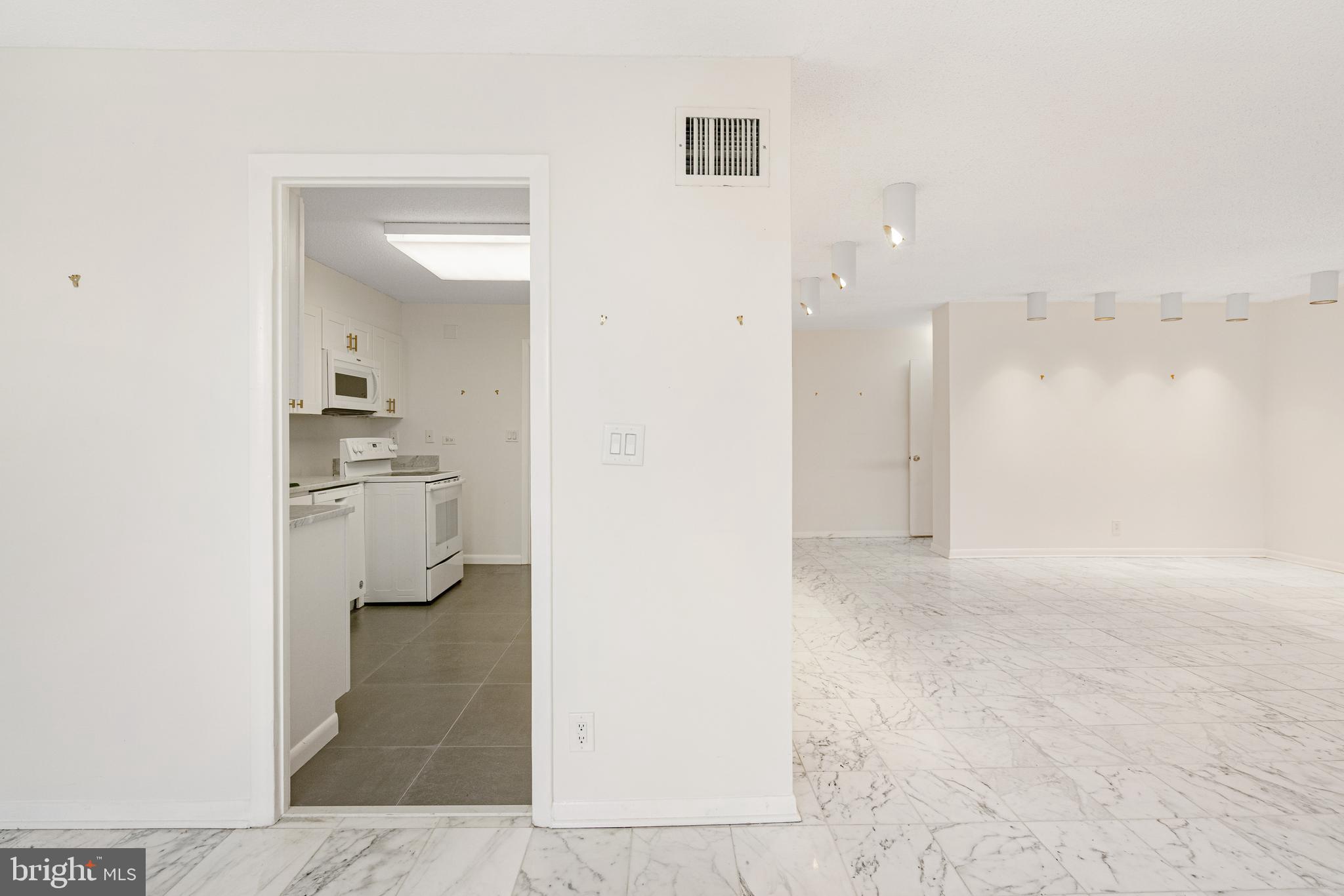 CROSS KEYS - Residential