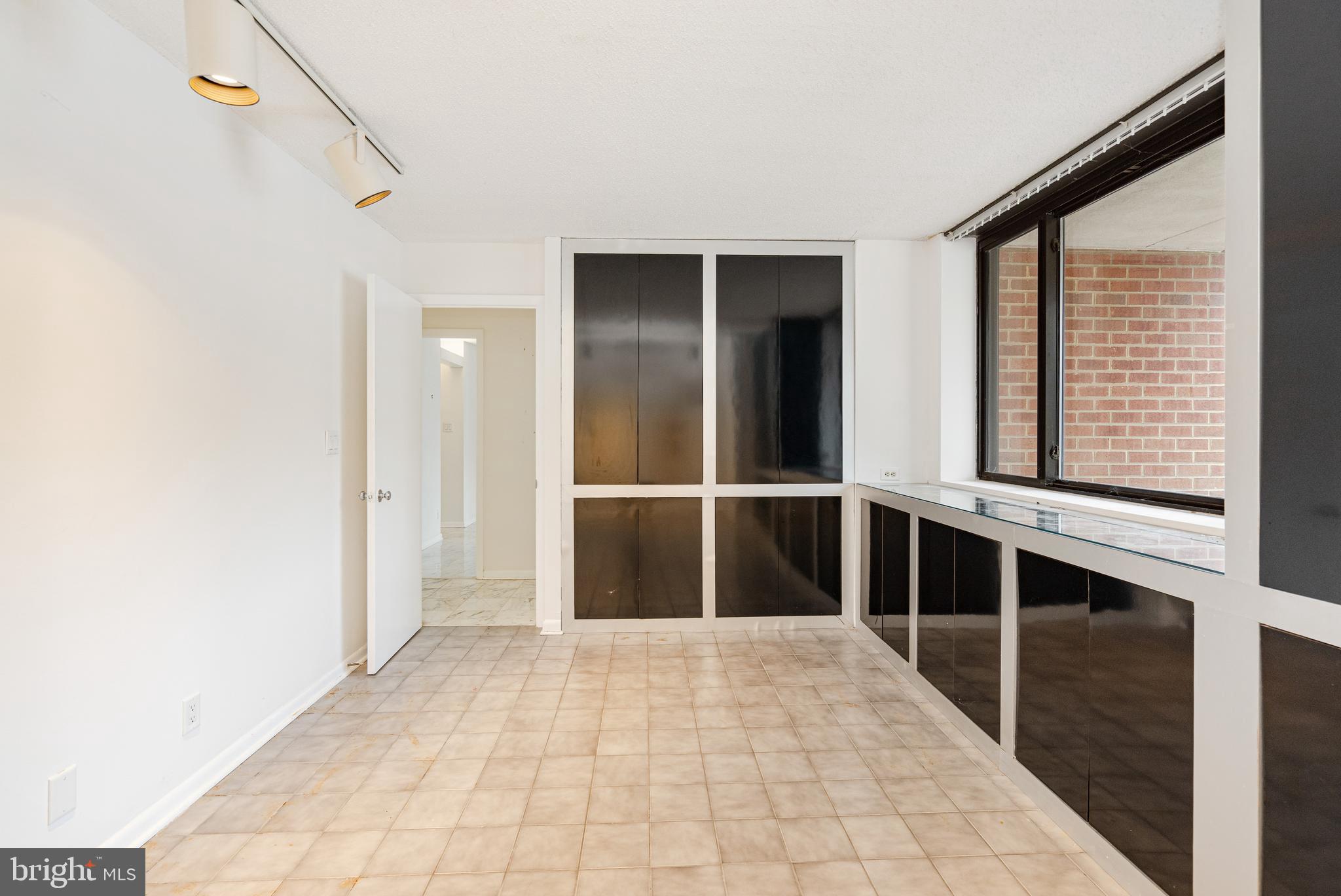 CROSS KEYS - Residential