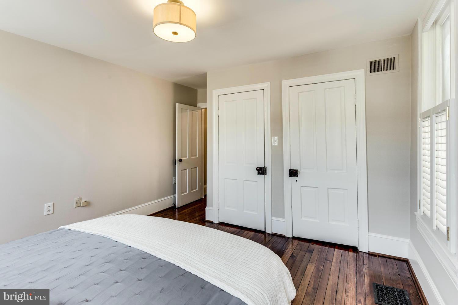 OLD TOWN ALEXANDRIA - Residential