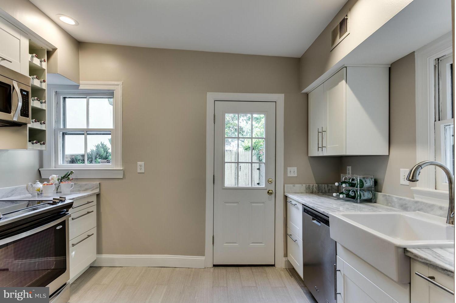 OLD TOWN ALEXANDRIA - Residential