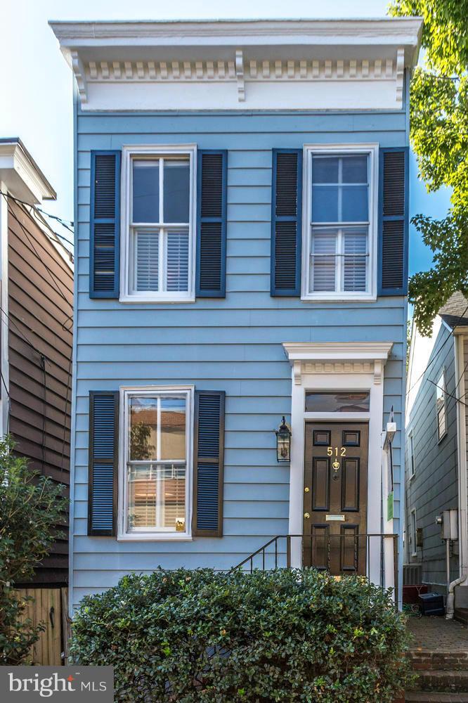 OLD TOWN ALEXANDRIA - Residential