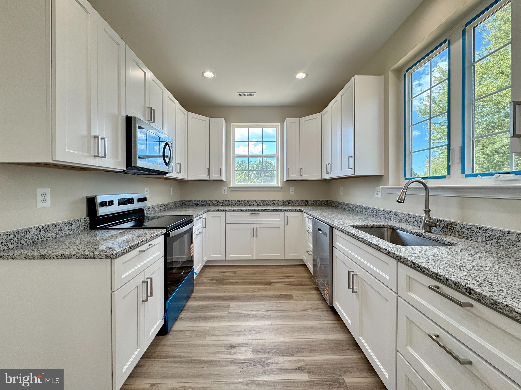 CLIFFTON ON THE POTOMAC - Residential