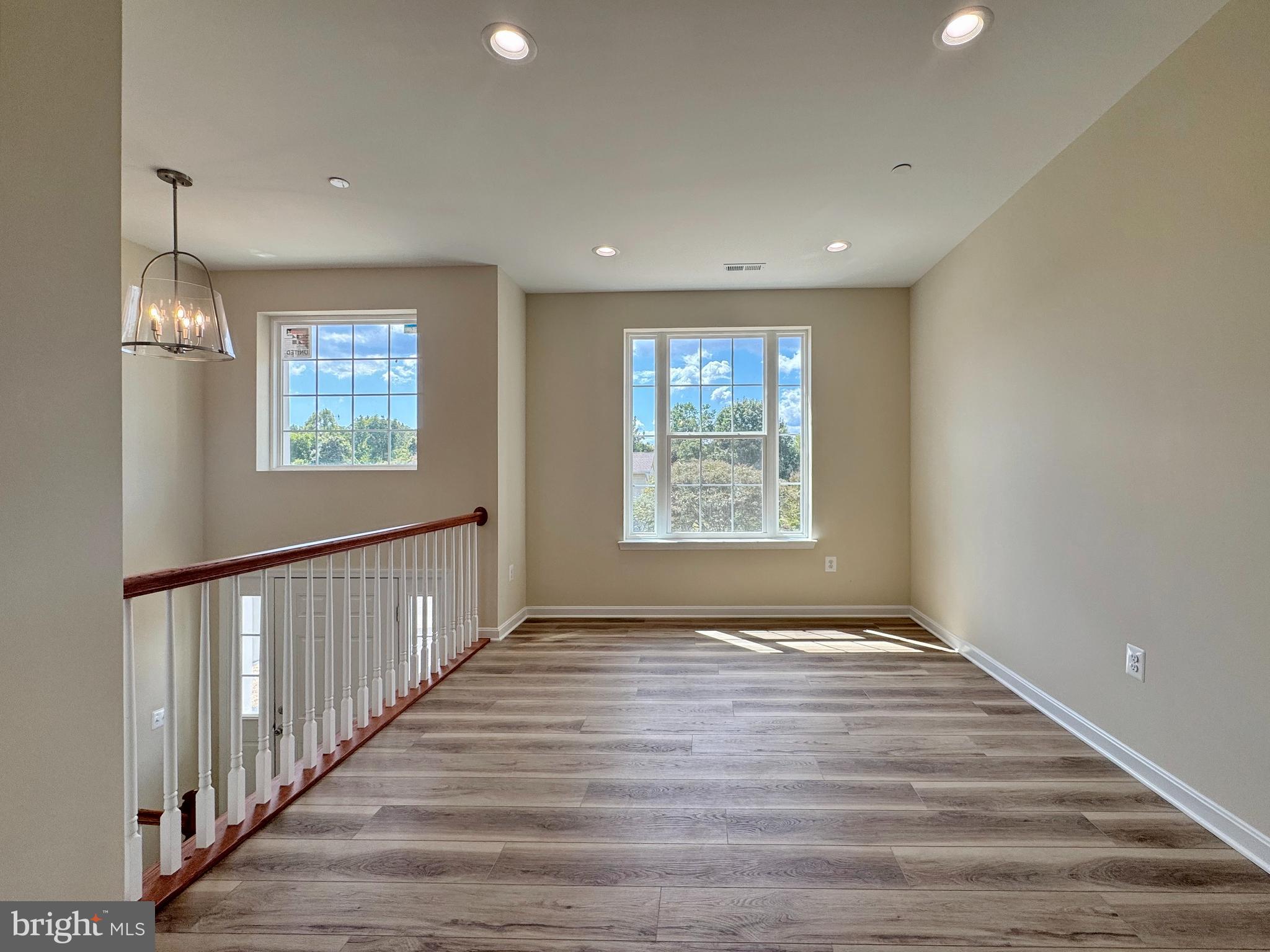 CLIFFTON ON THE POTOMAC - Residential