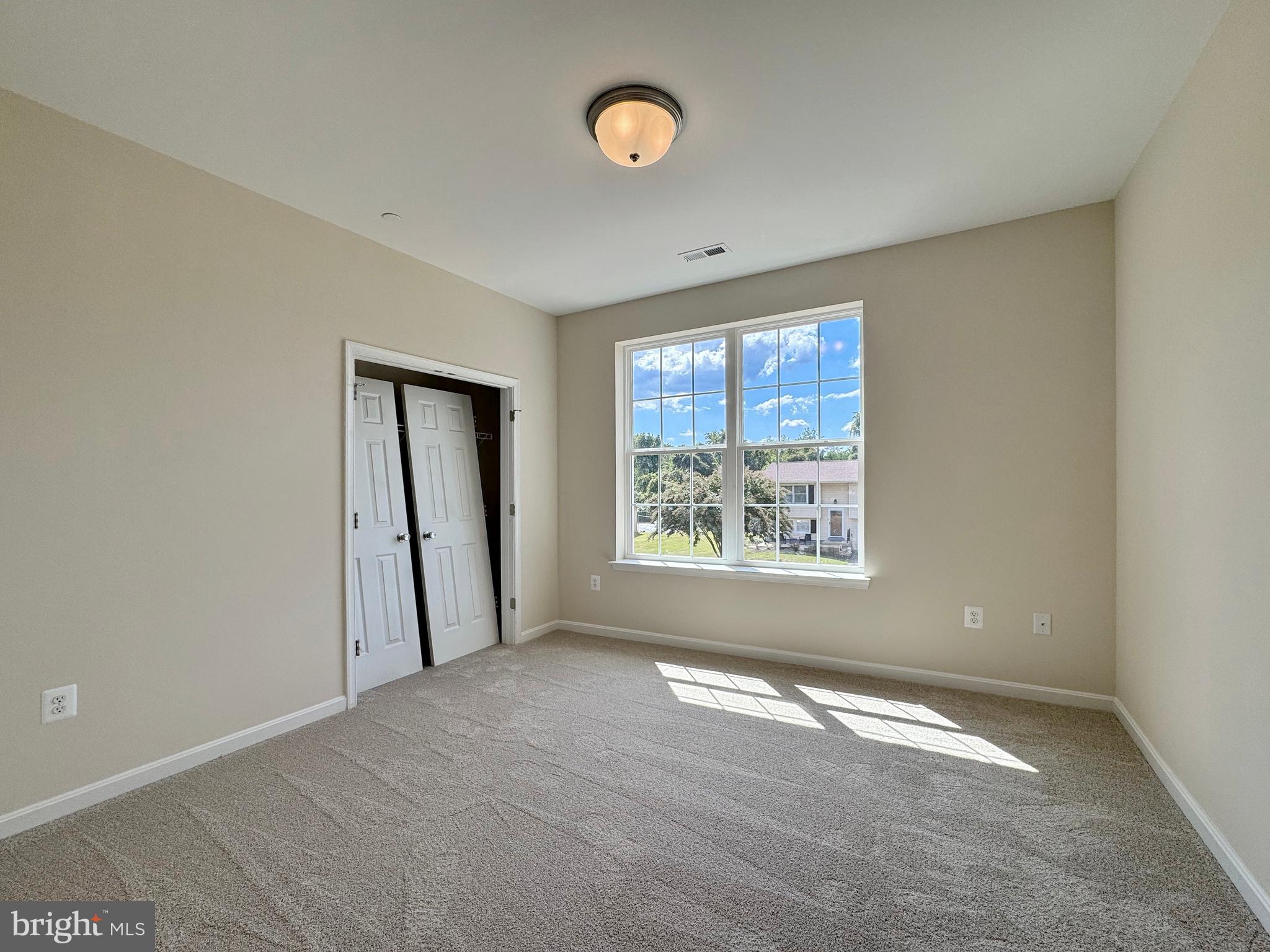 CLIFFTON ON THE POTOMAC - Residential