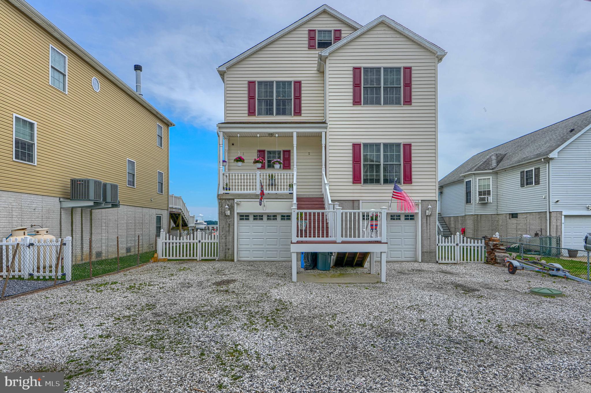 1205 BAYSIDE ROAD