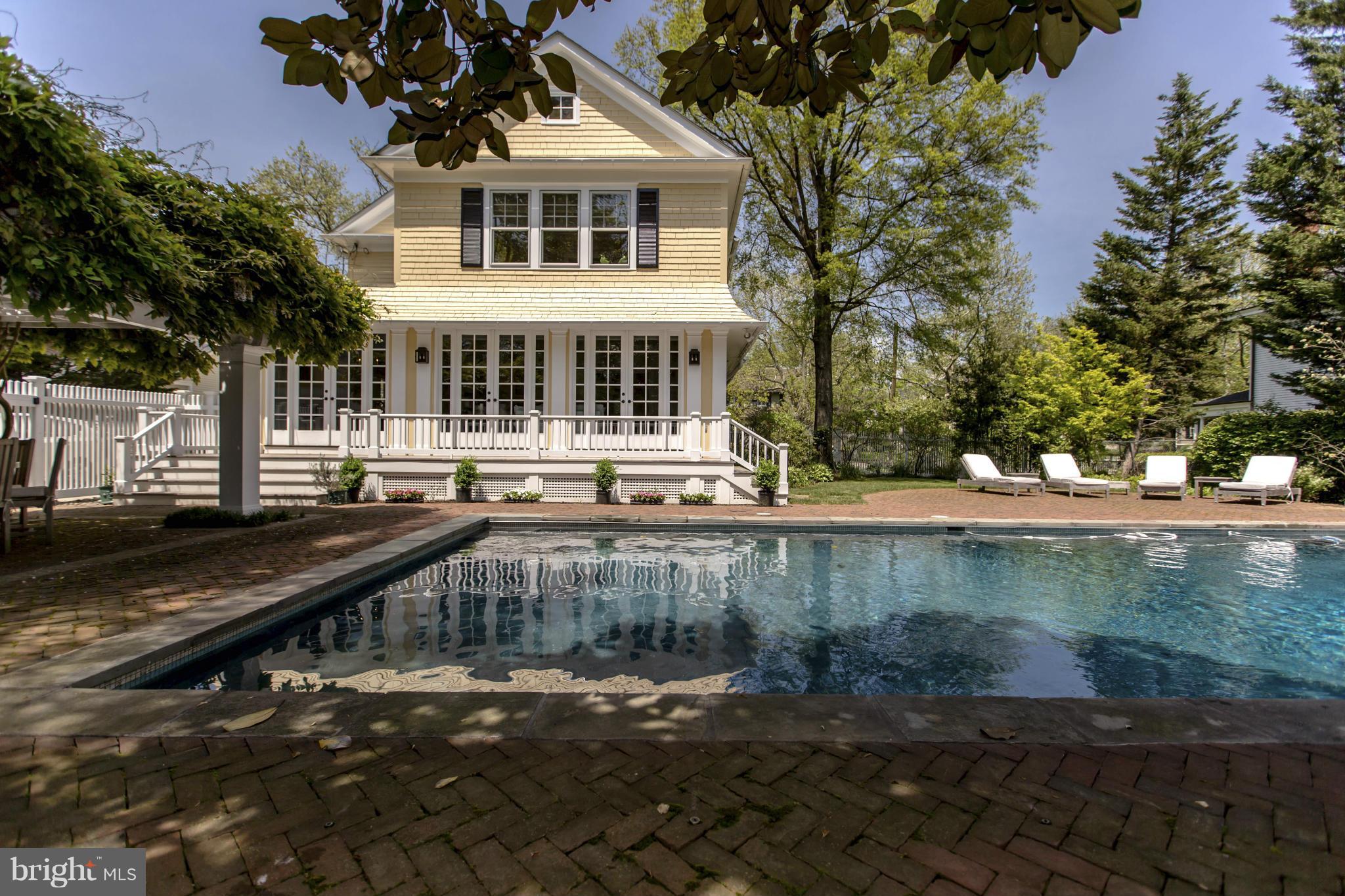 CHEVY CHASE - Residential