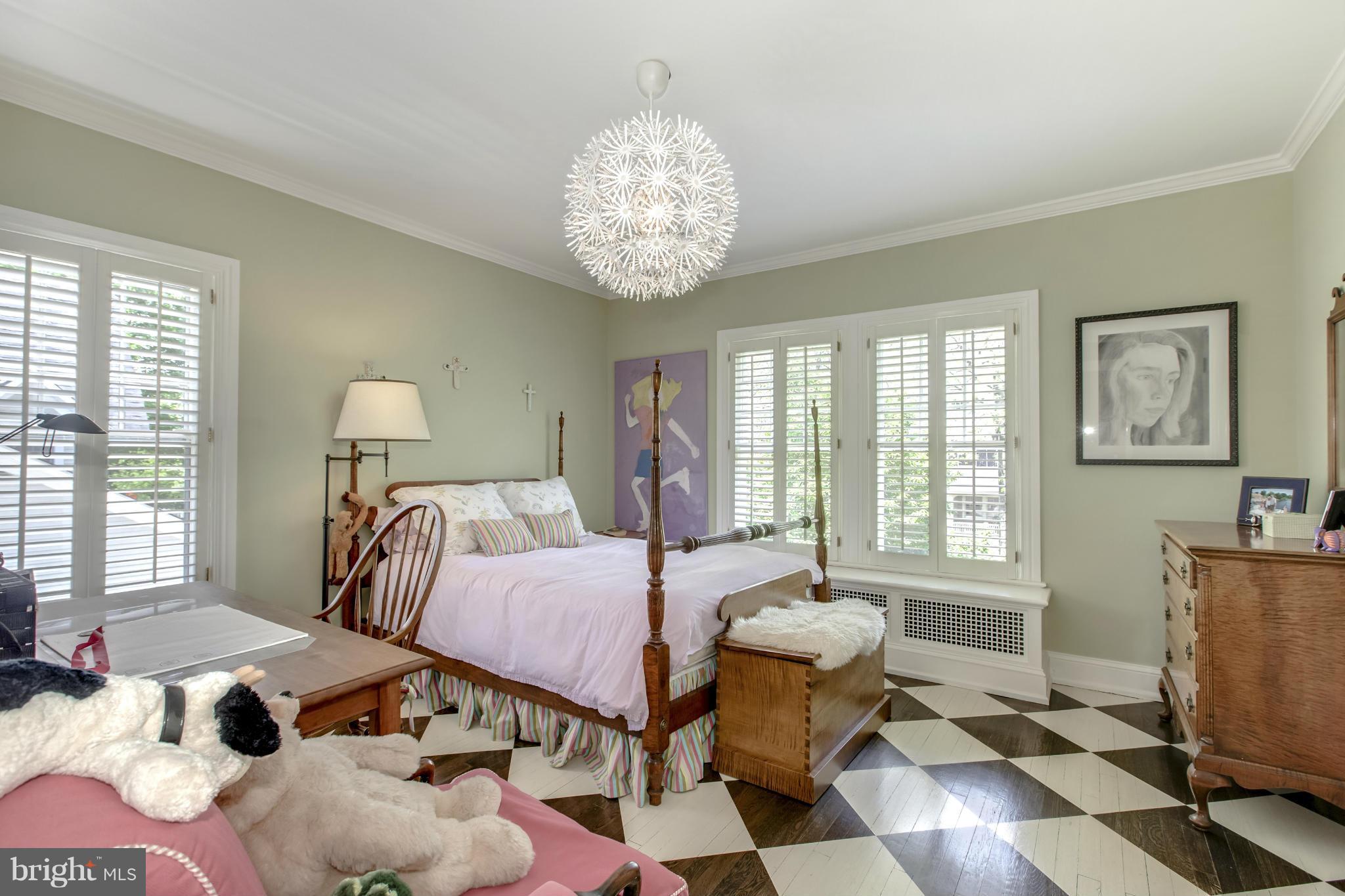 CHEVY CHASE - Residential