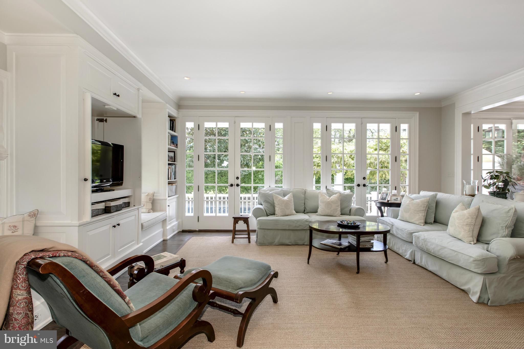 CHEVY CHASE - Residential