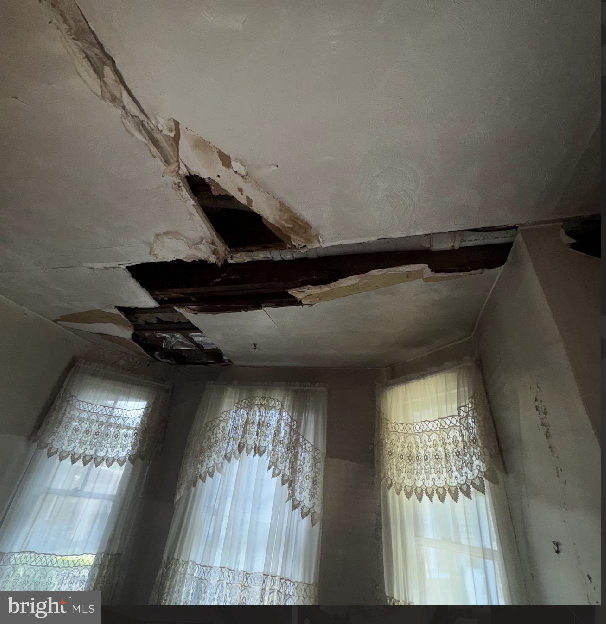 EAST OAK LANE - Residential