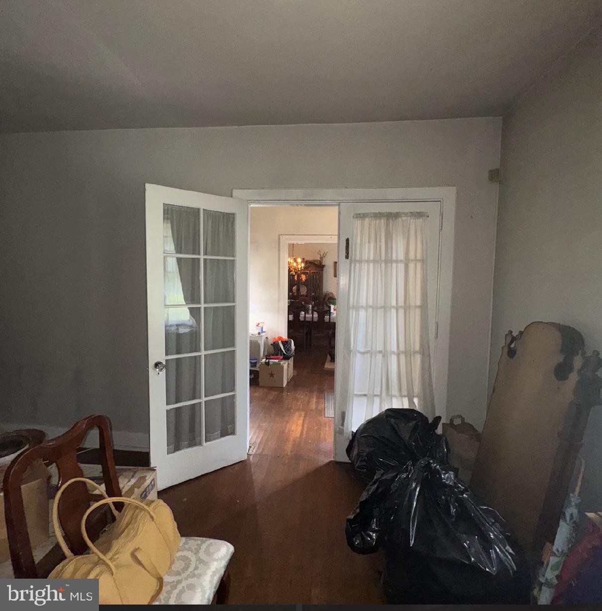 EAST OAK LANE - Residential