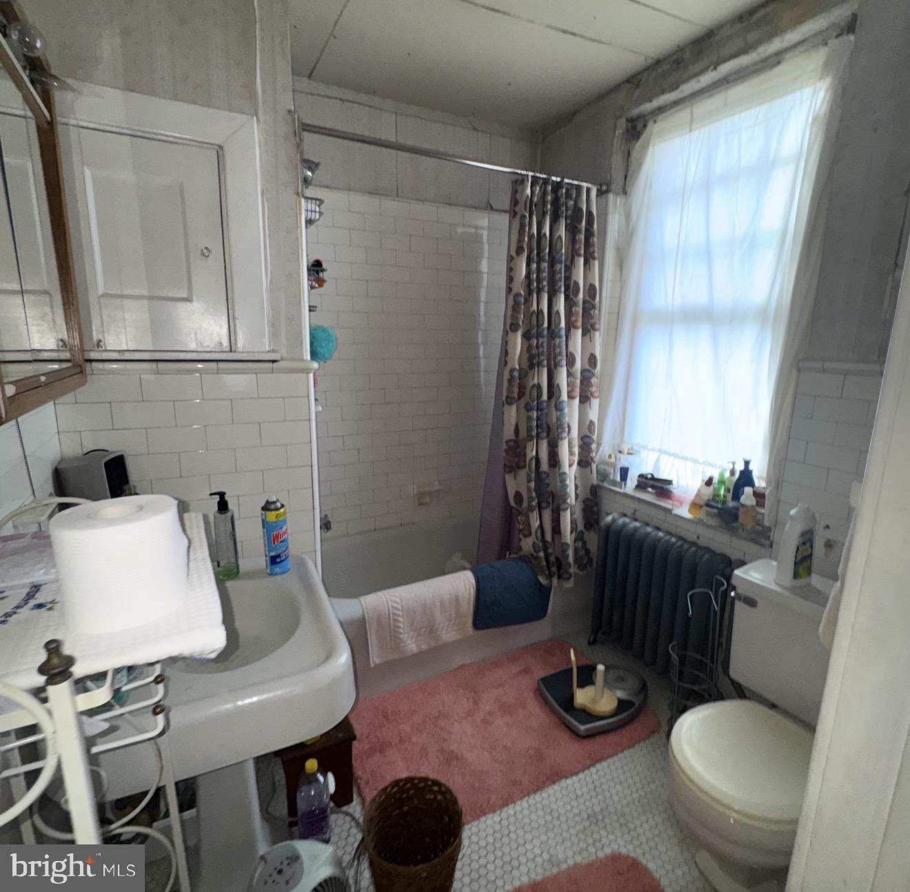 EAST OAK LANE - Residential