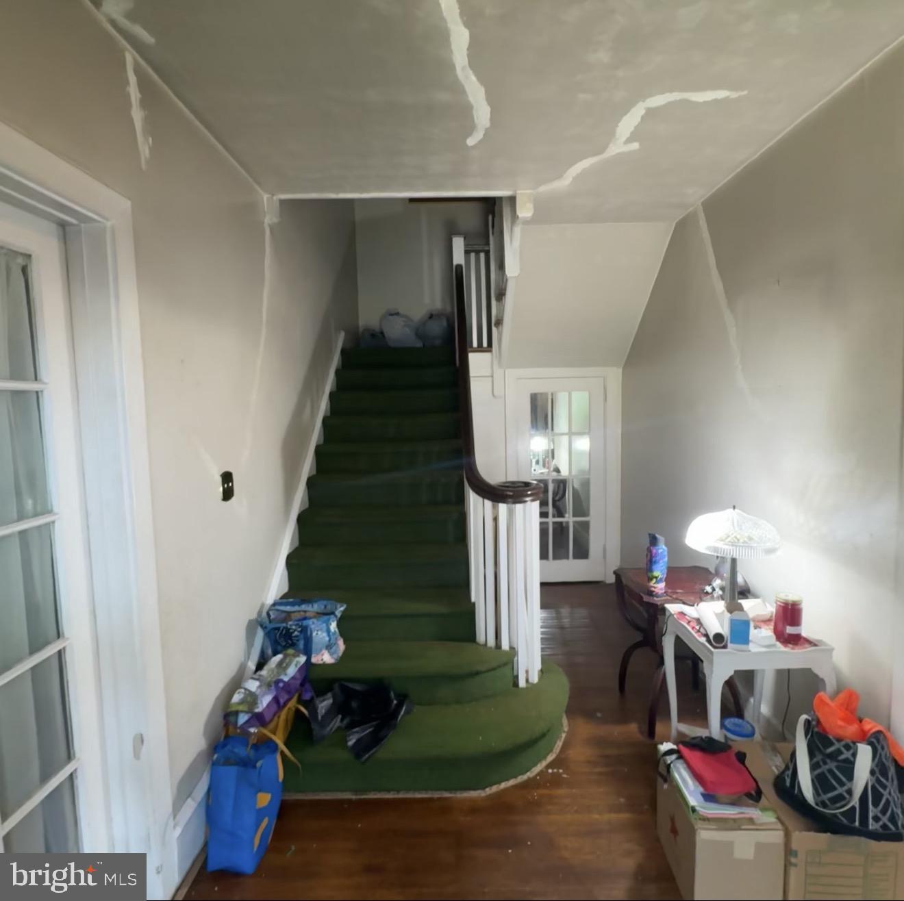 EAST OAK LANE - Residential