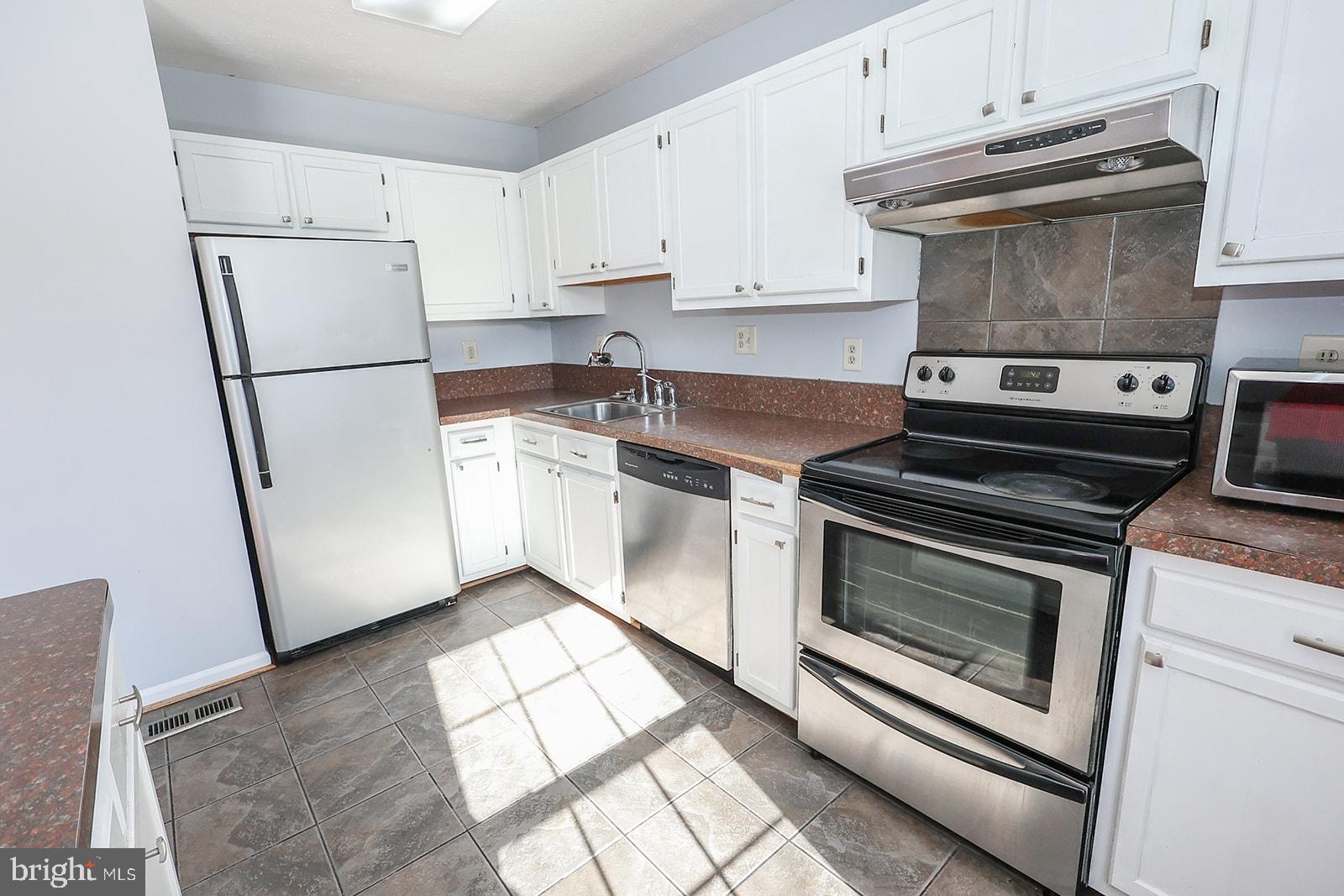 LAUREL GLEN - Residential