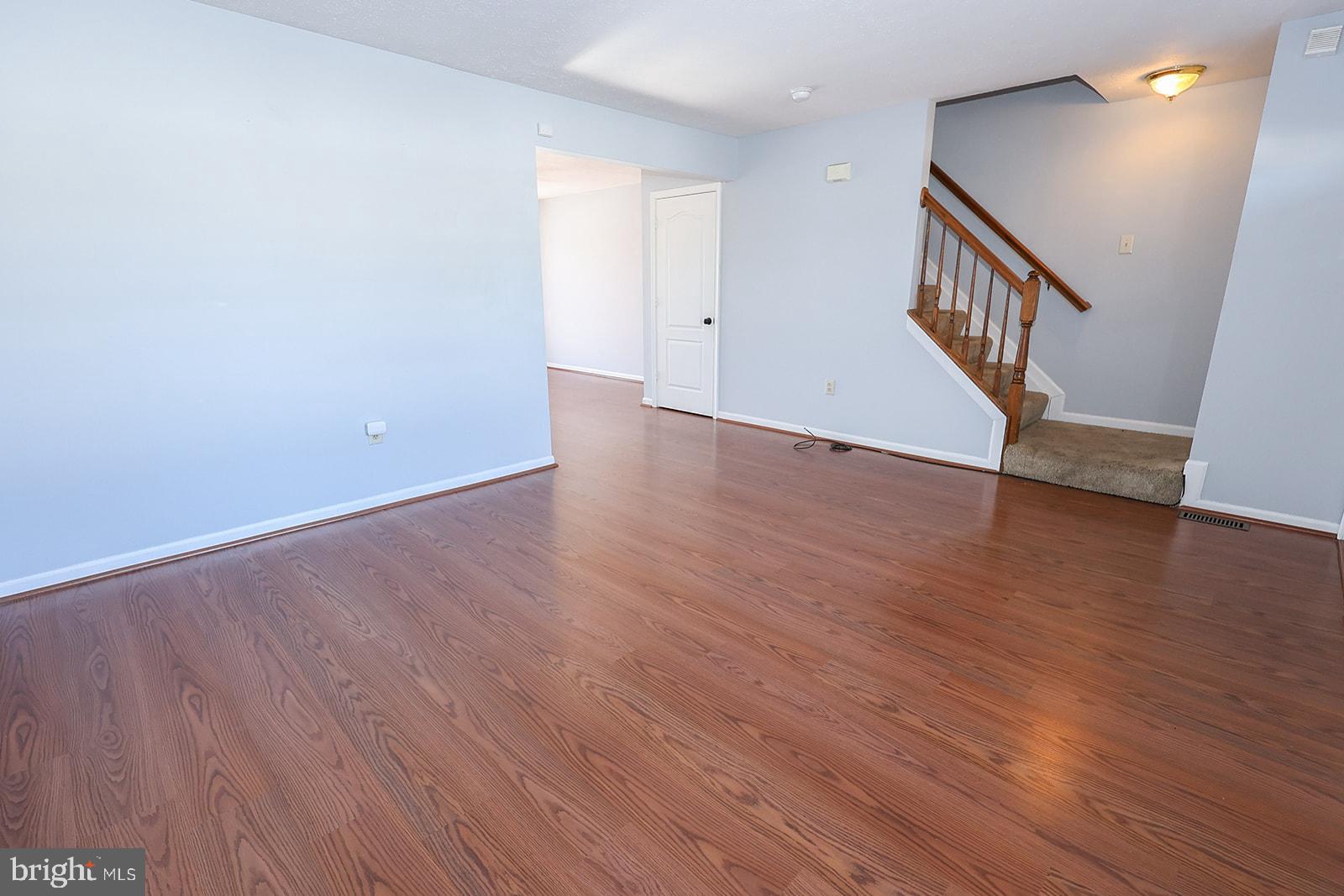 LAUREL GLEN - Residential