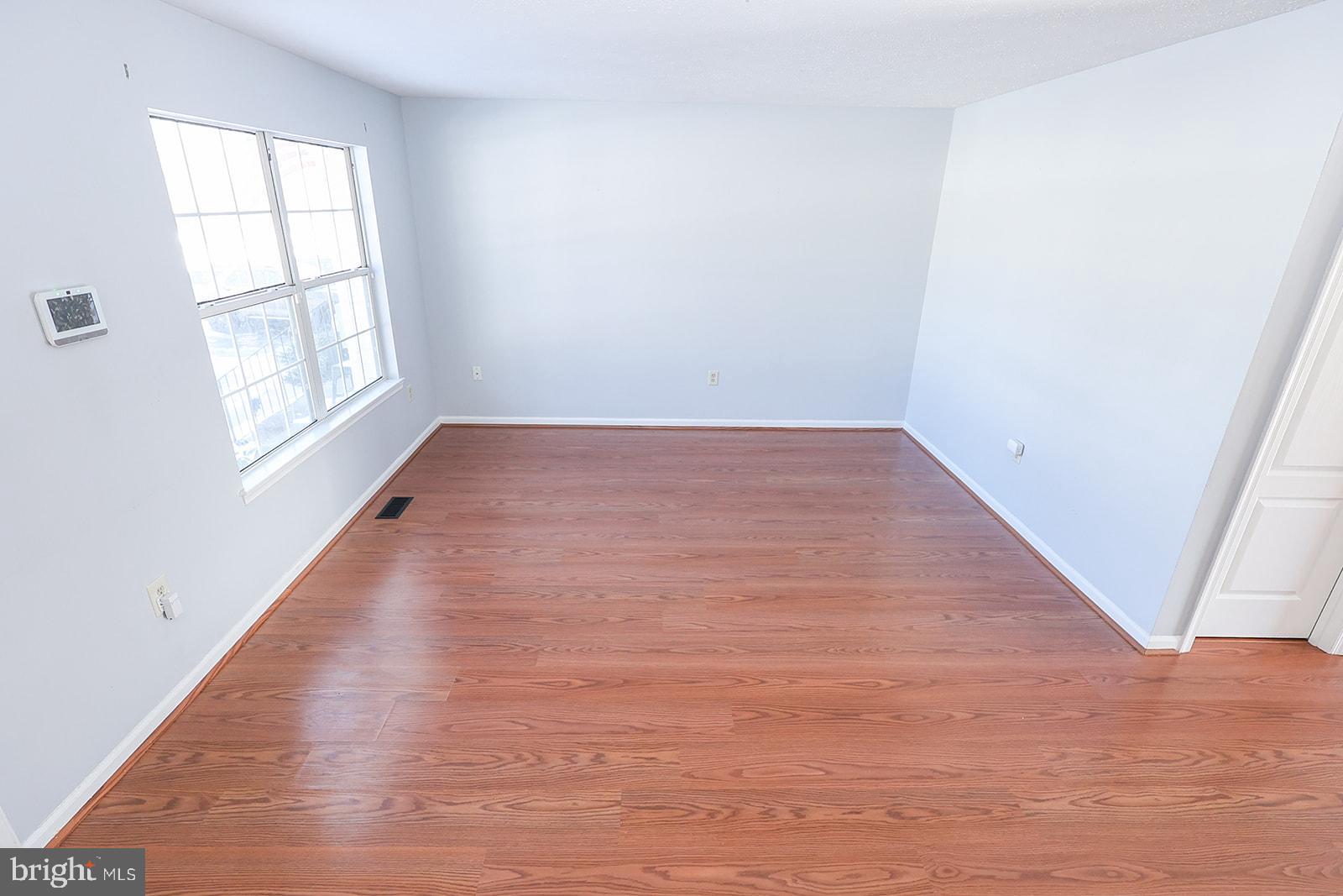 LAUREL GLEN - Residential