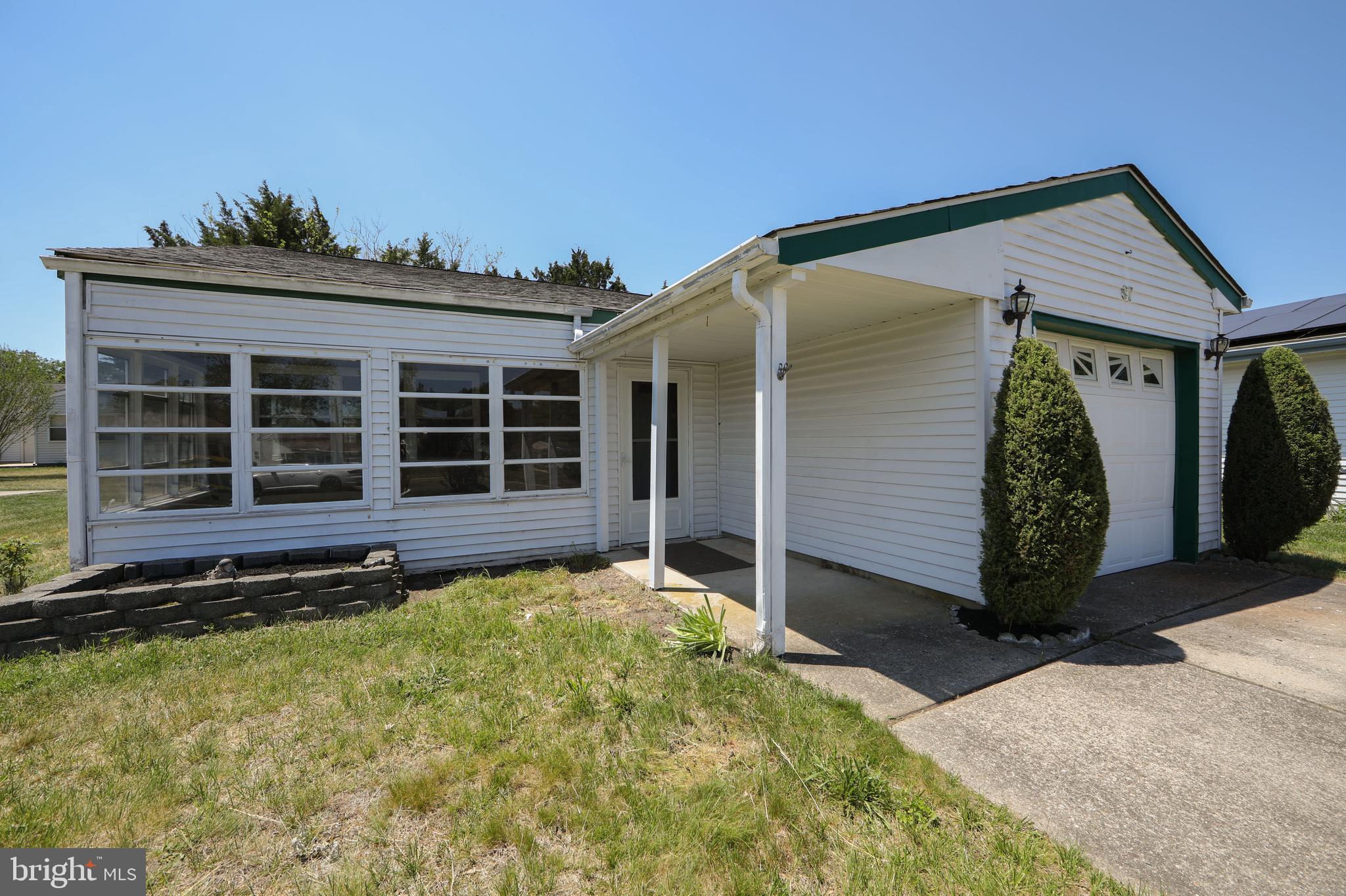 87 HUNTINGTON DRIVE