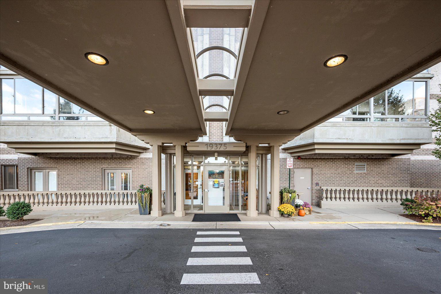 LANSDOWNE WOODS - Residential