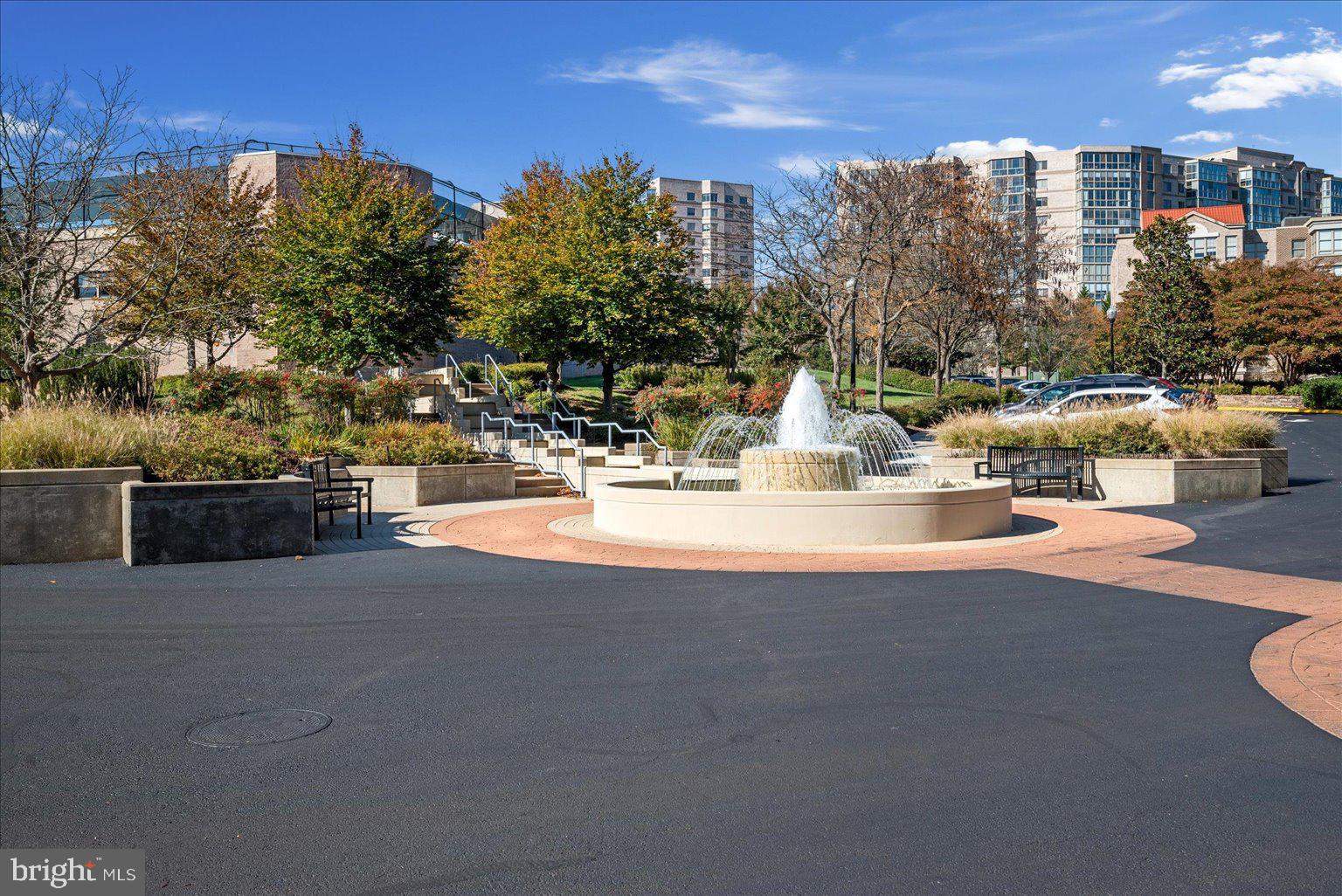 LANSDOWNE WOODS - Residential