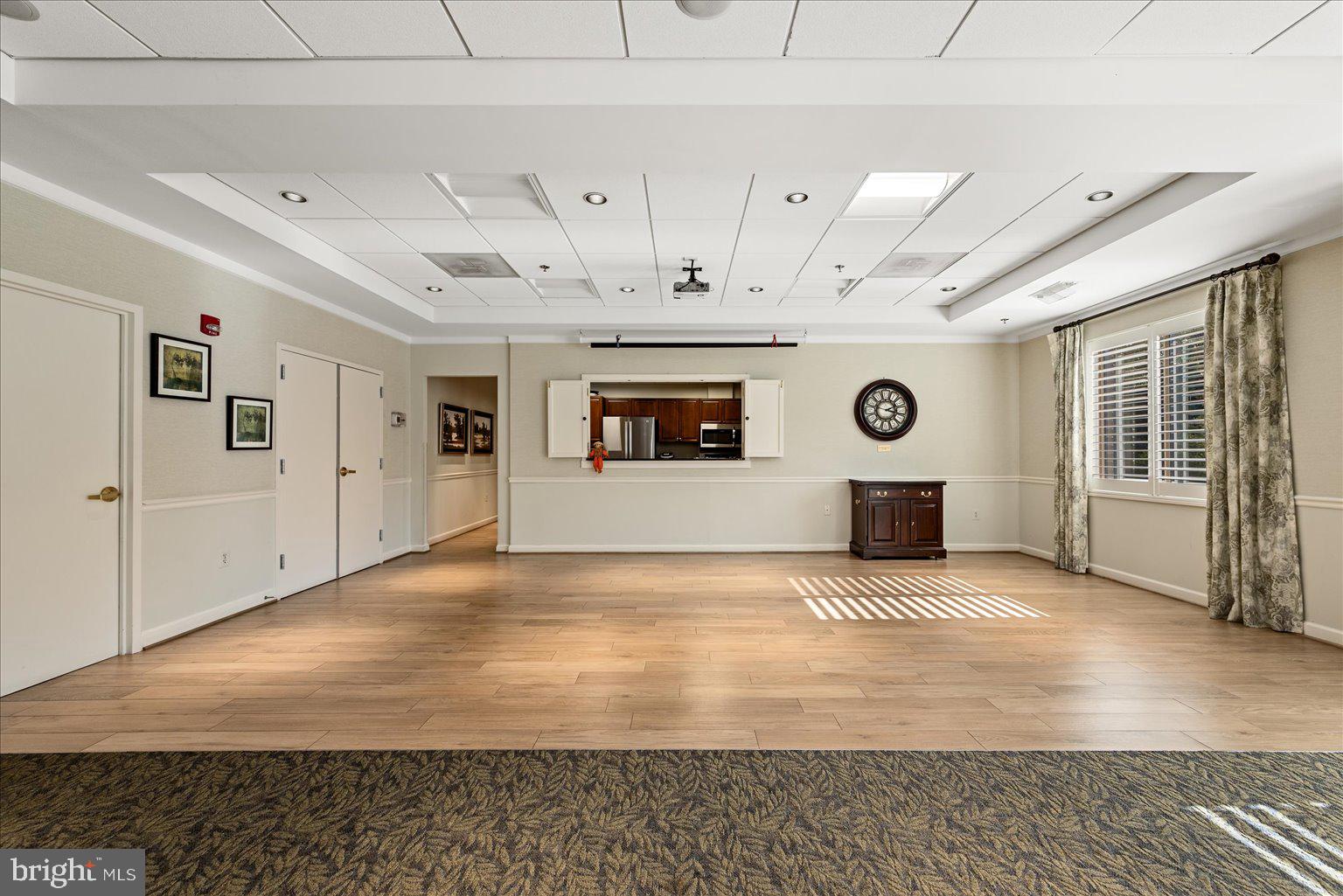 LANSDOWNE WOODS - Residential