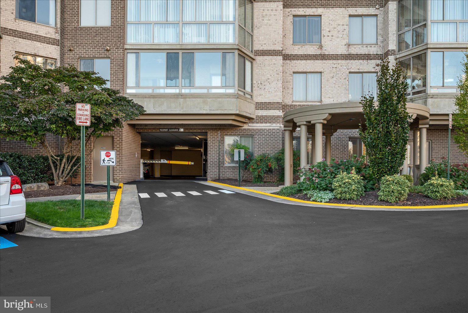 LANSDOWNE WOODS - Residential