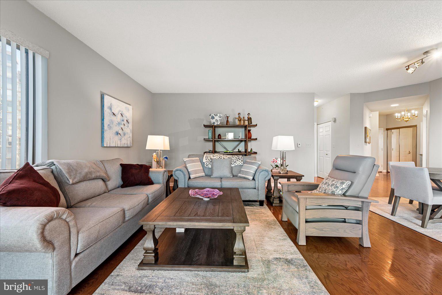 LANSDOWNE WOODS - Residential