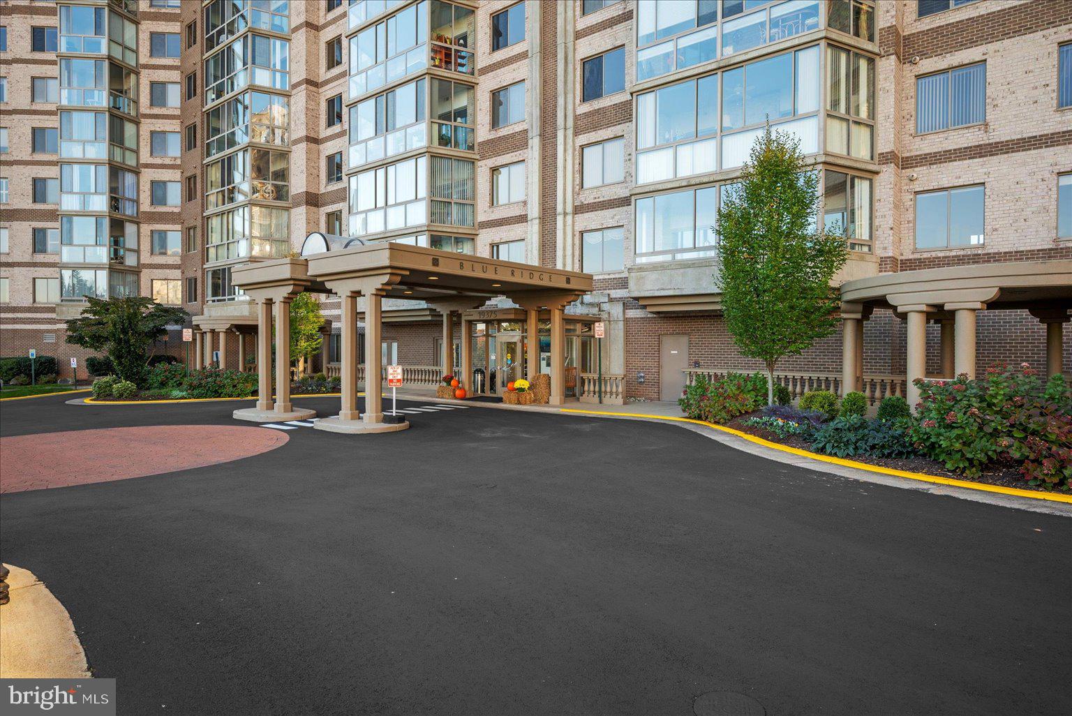 LANSDOWNE WOODS - Residential