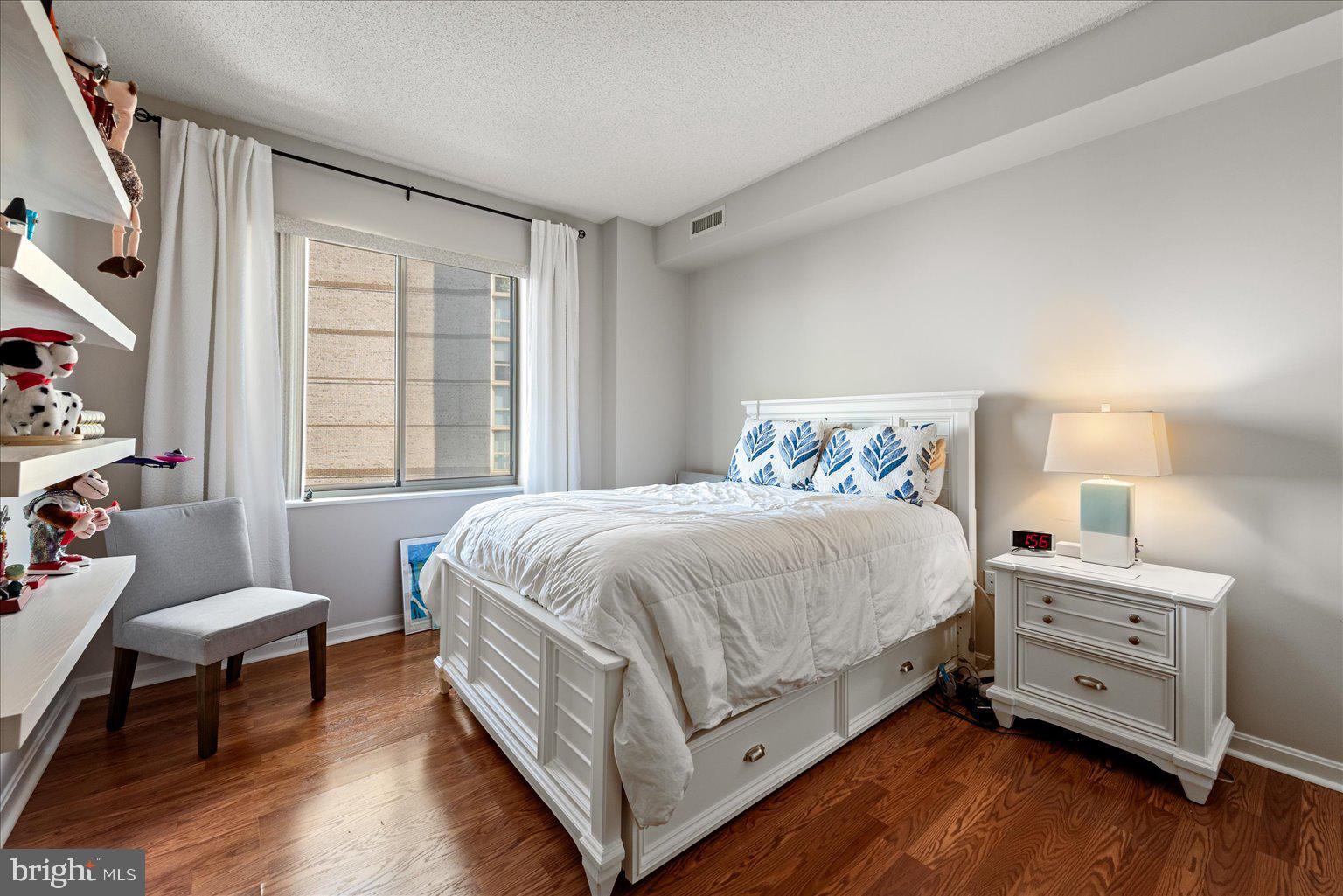 LANSDOWNE WOODS - Residential