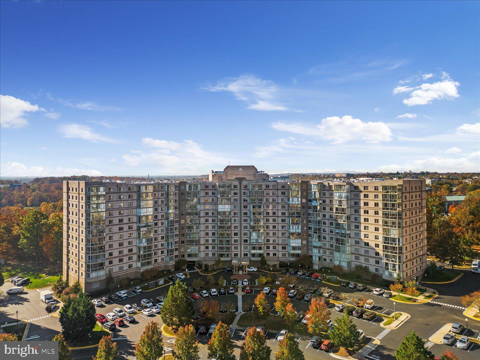 LANSDOWNE WOODS - Residential